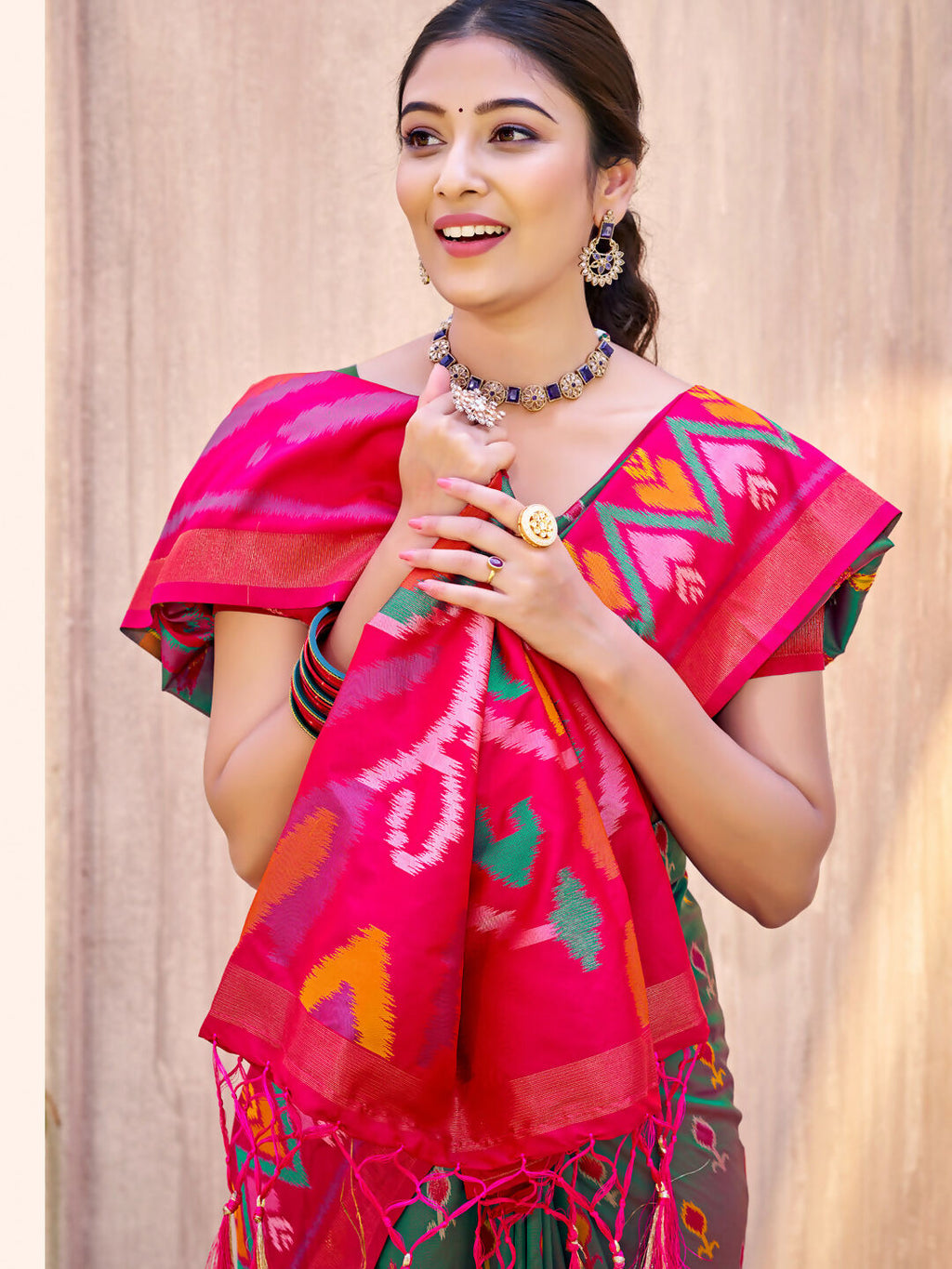 Elegant Grey Pochampally Silk Saree with Matching Silk Blouse