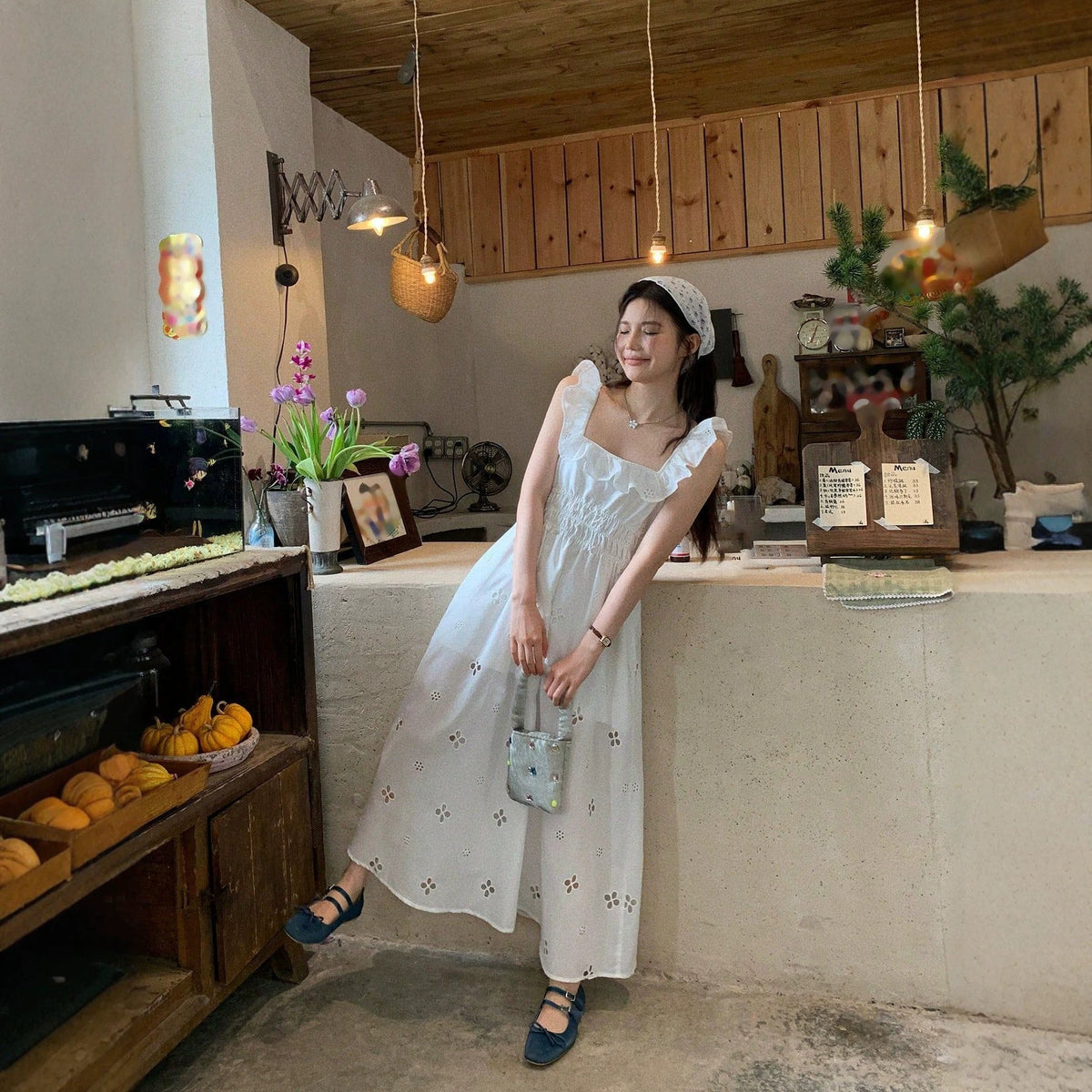 Korean Light Luxury Slim Fit Sweet Design White Dress Waist Slimming Elegant Ruffled Cami Dress