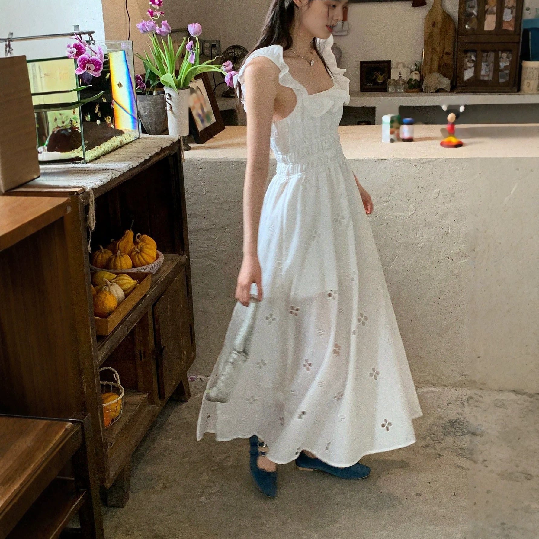 Korean Light Luxury Slim Fit Sweet Design White Dress Waist Slimming Elegant Ruffled Cami Dress