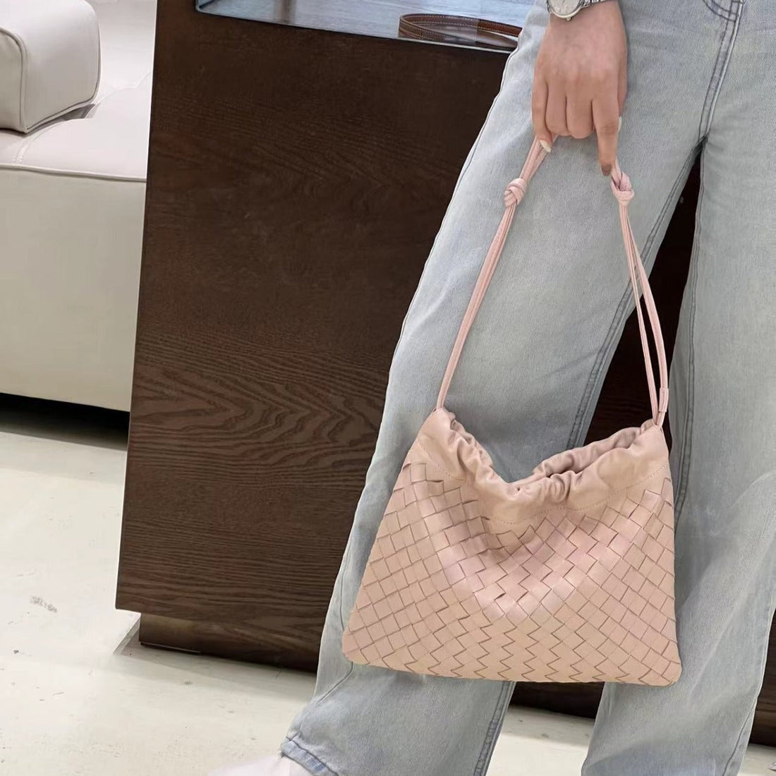 Woven Leather Shoulder Bag Retro Design Soft Cowhide Purse - Image 5