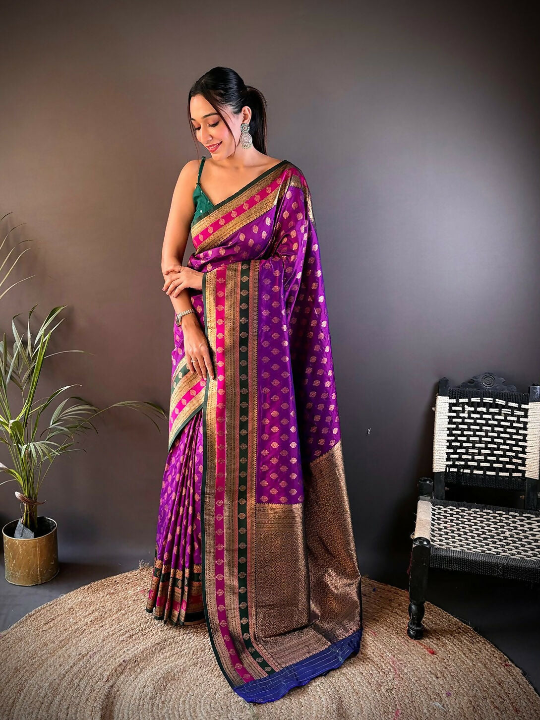 Elegant Green Butti Banarasi Silk Saree with matching unstitched blouse piece