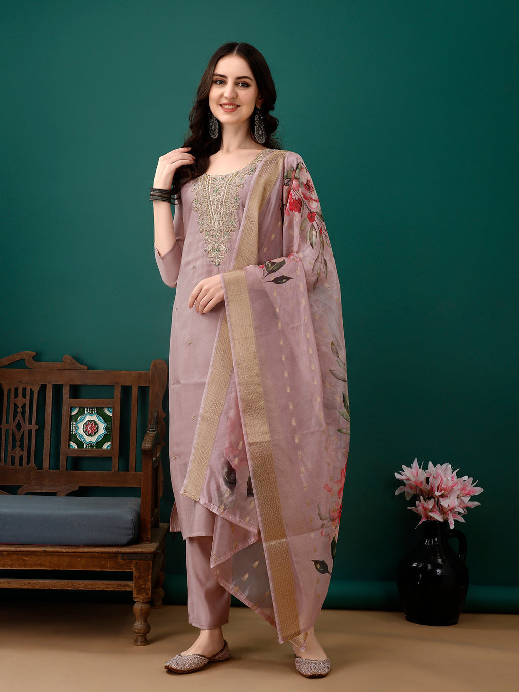 Lavender hand-embroidered Chanderi kurta set with matching pant and dupatta