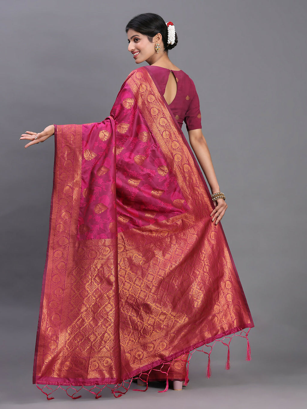 Luxurious Pink Silk Saree with Coordinating Blouse Piece