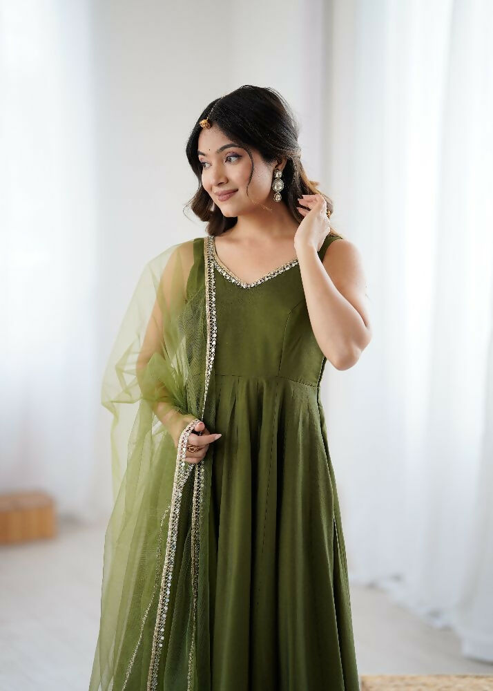 Mehendi Chanderi Kurta Set with Sequin Embroidery