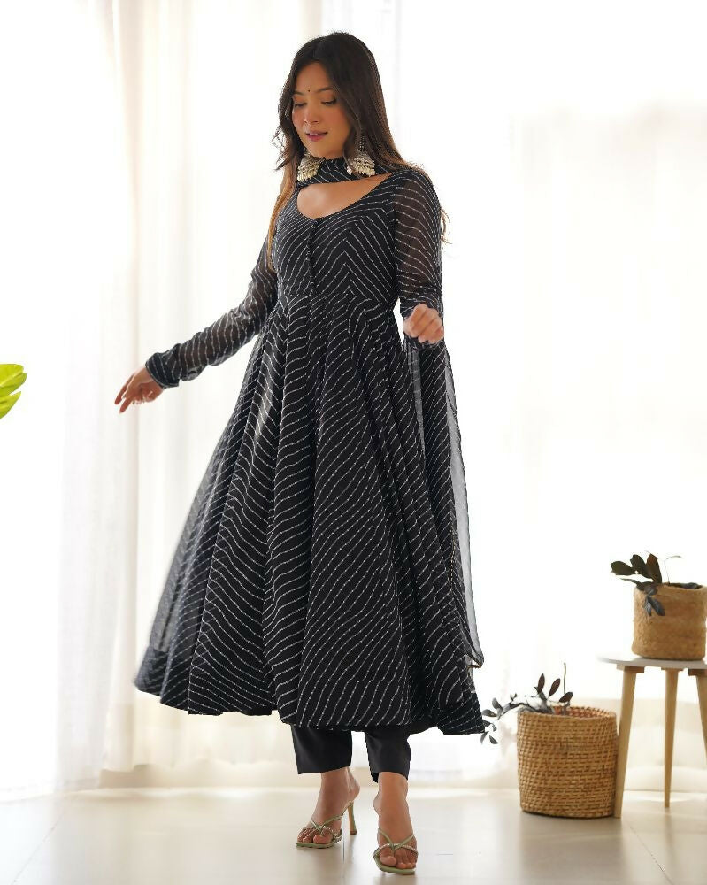 Black Georgette Kurta Set with Sequence Embroidery Work