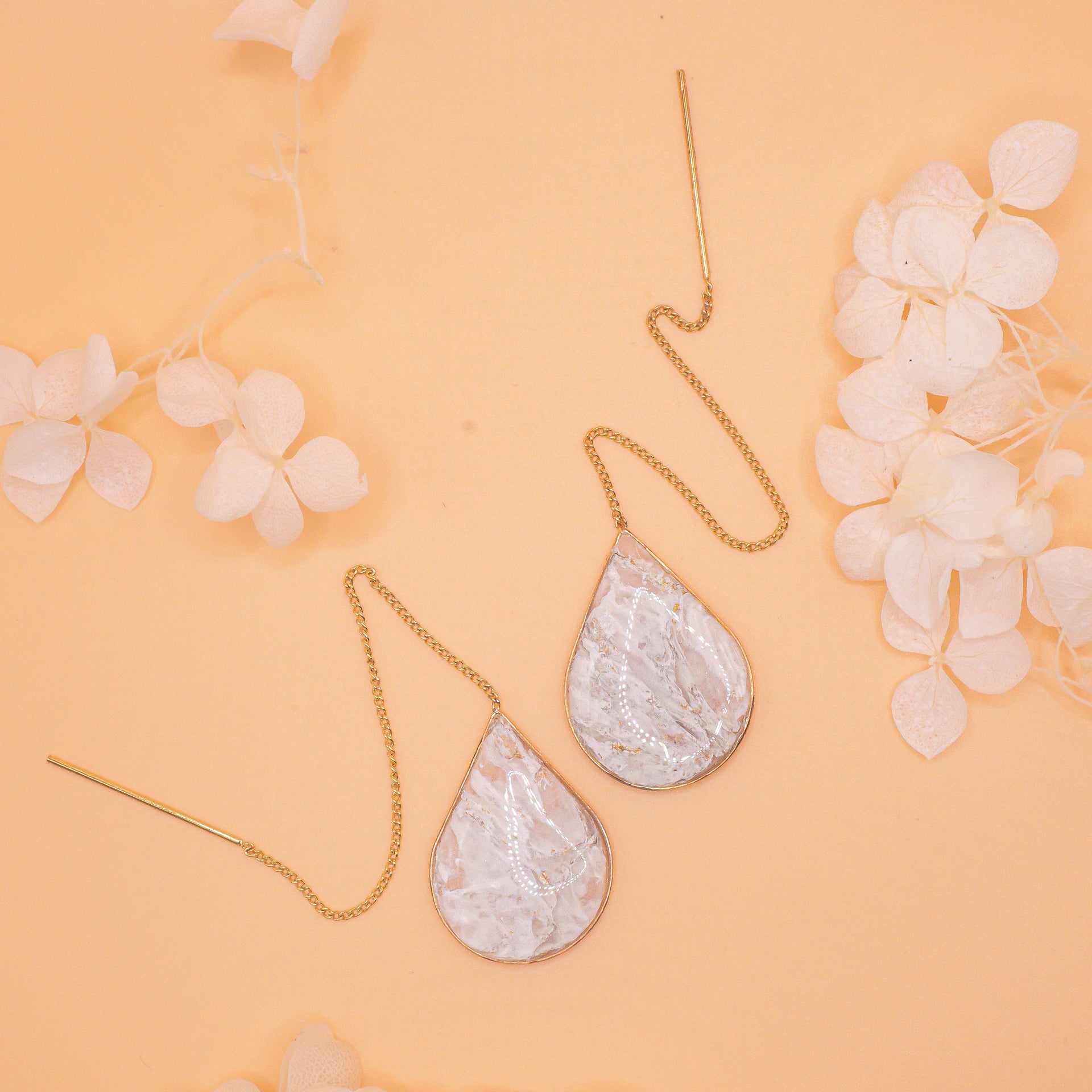 Cẩm White Marble Gold Ear Threaders Lightweight Minimalist Jewelry