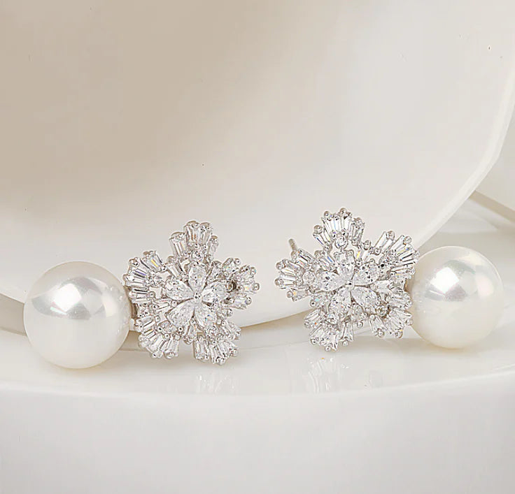 Snowflake Pearl Studs and Shell Pearl Necklace Set