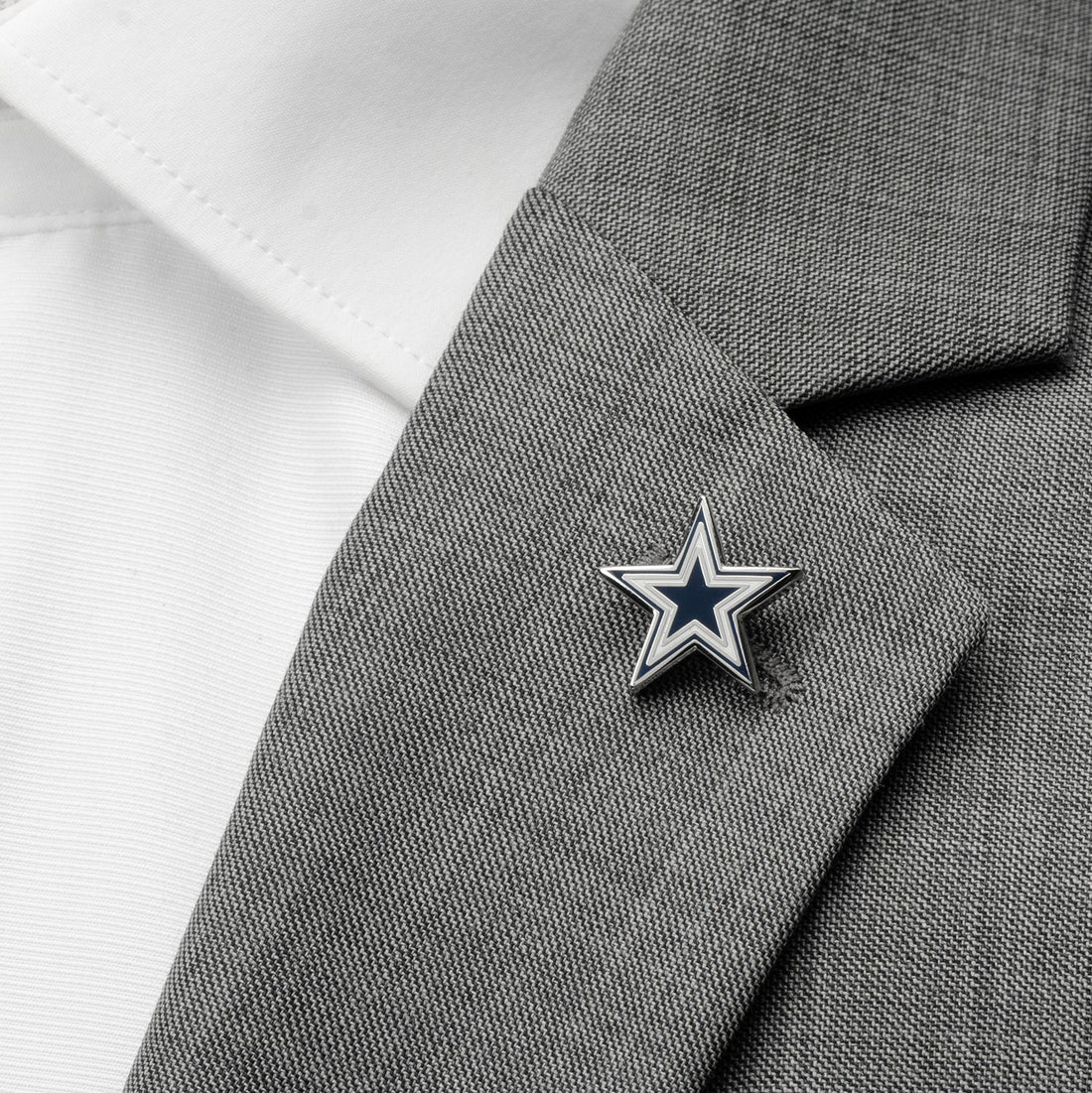 Dallas Cowboys NFL Team Logo Lapel Pin in Silver Tone Metal - Image 2