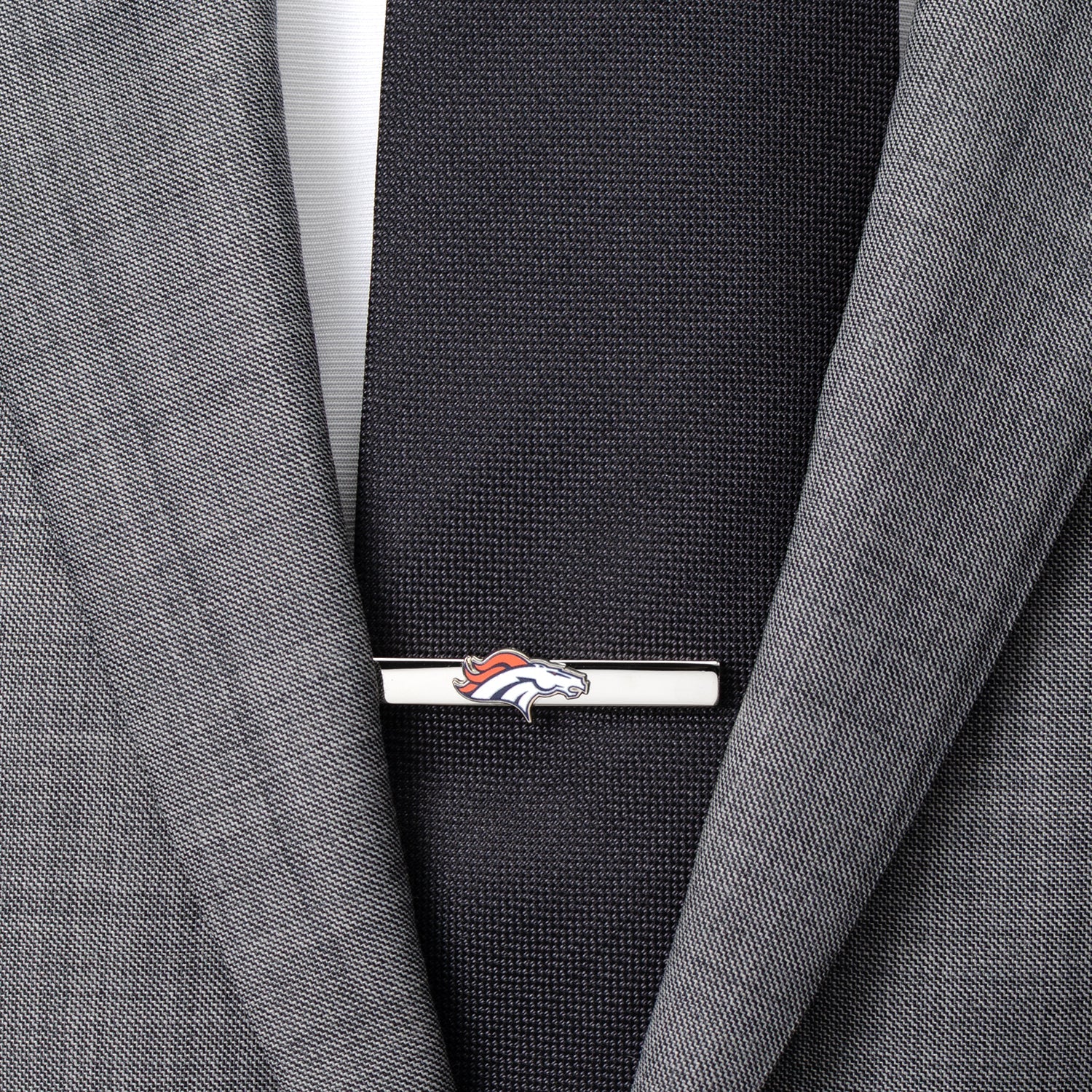 Denver Broncos Cufflinks and Tie Bar Set for Football Fans - Image 4