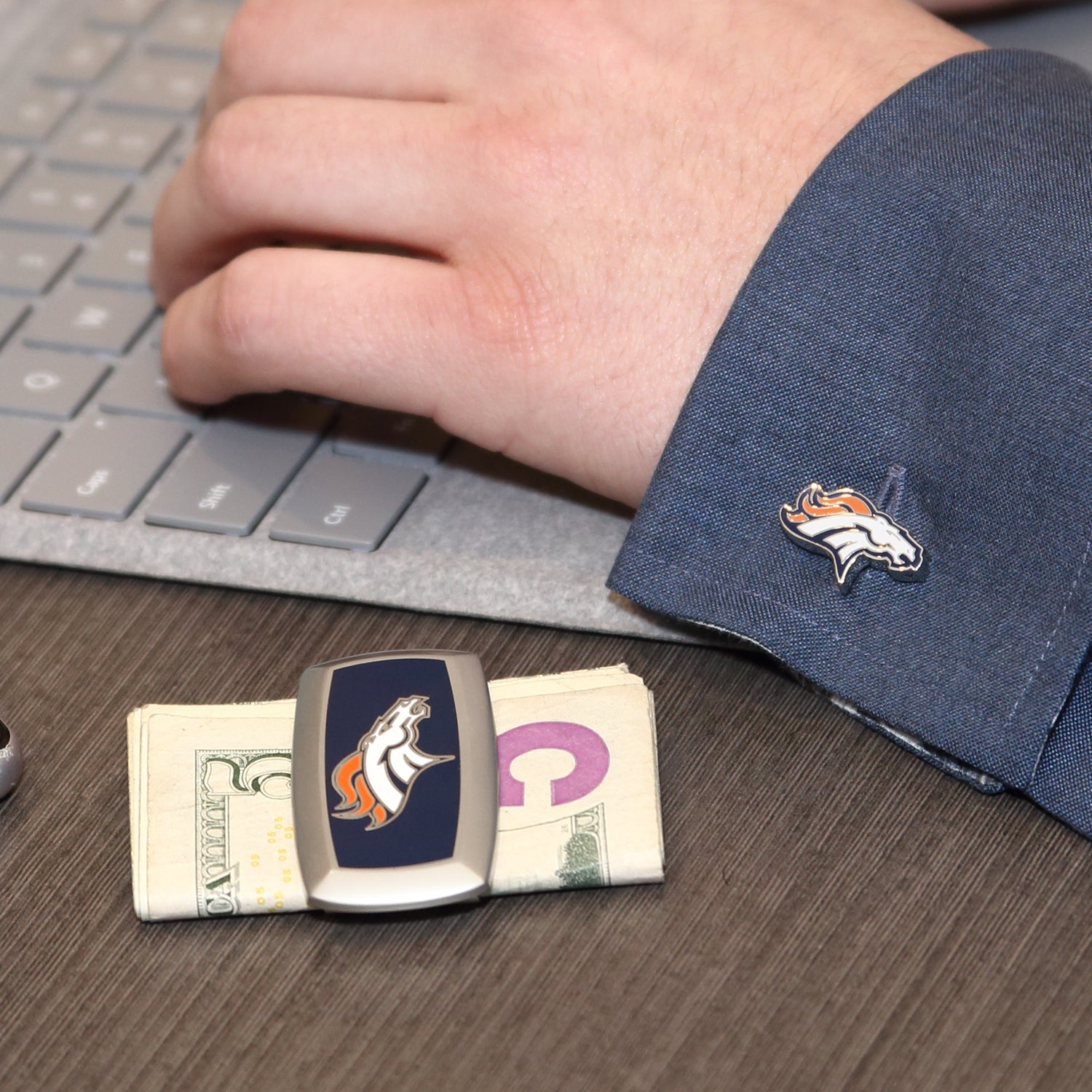 Denver Broncos NFL Football Logo Enamel Silver Tone Cufflinks - Image 4