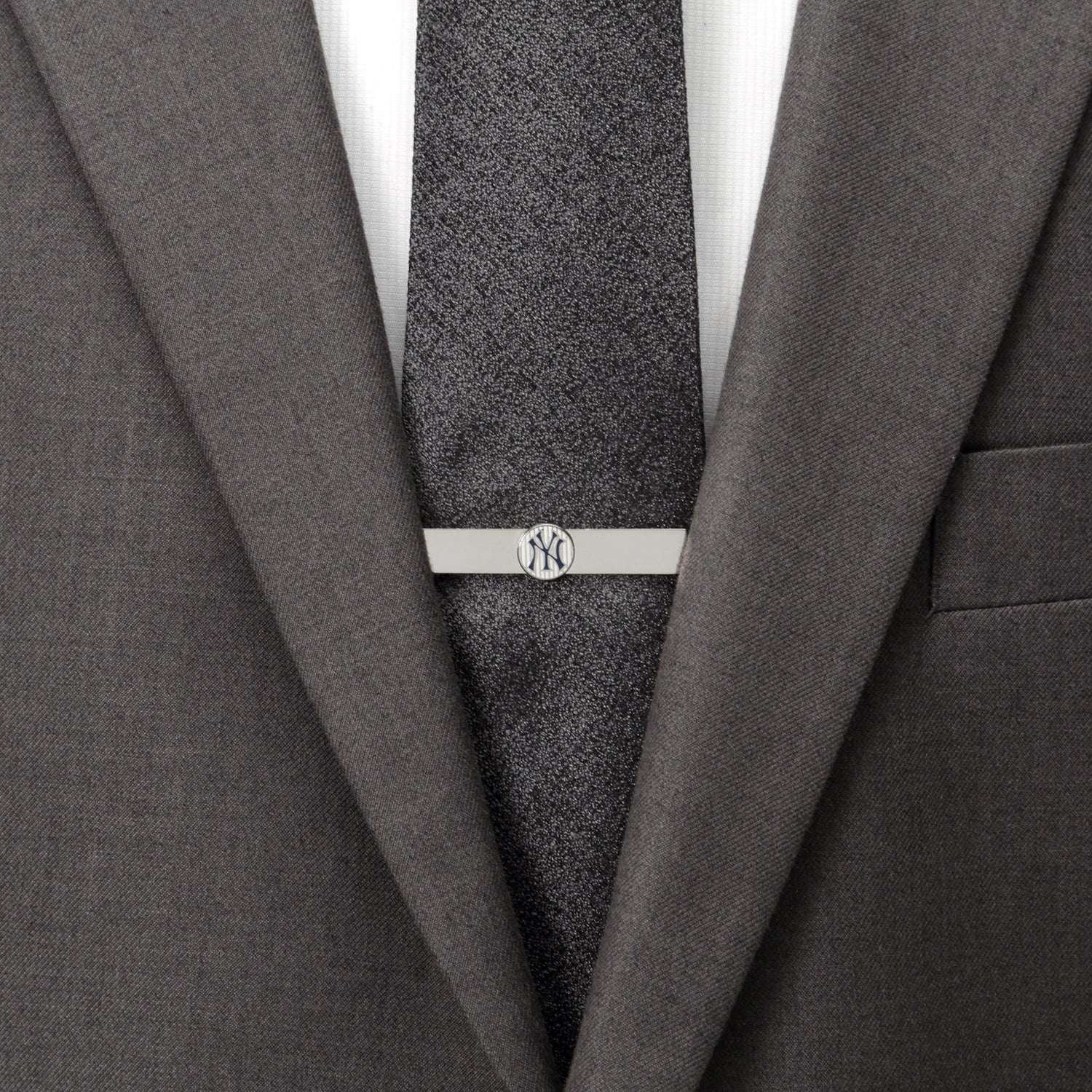 New York Yankees MLB Pinstripe Circle Silver Tie Bar - Image 2