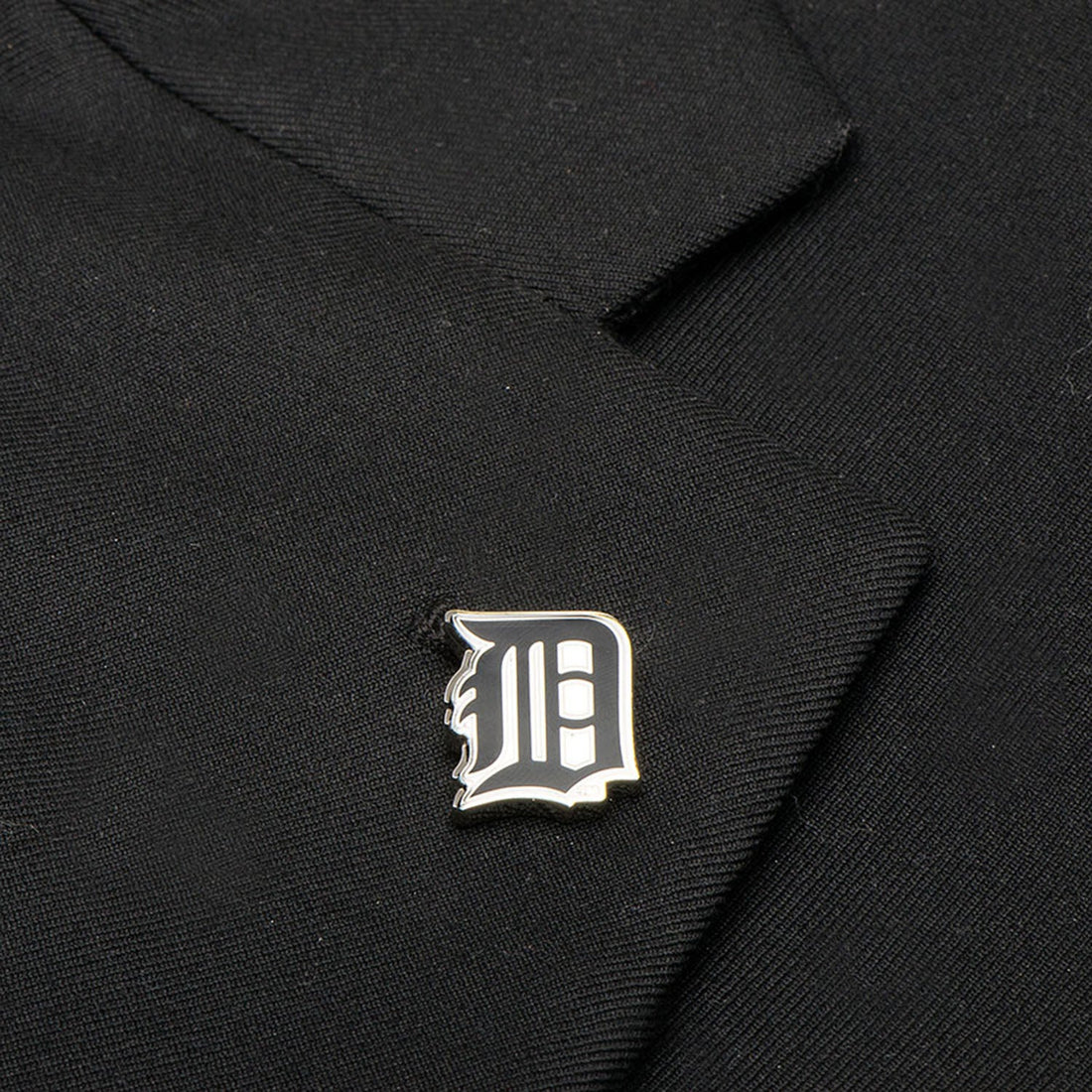 Detroit Tigers MLB Team Logo Lapel Pin in Silver Tone Metal - Image 4