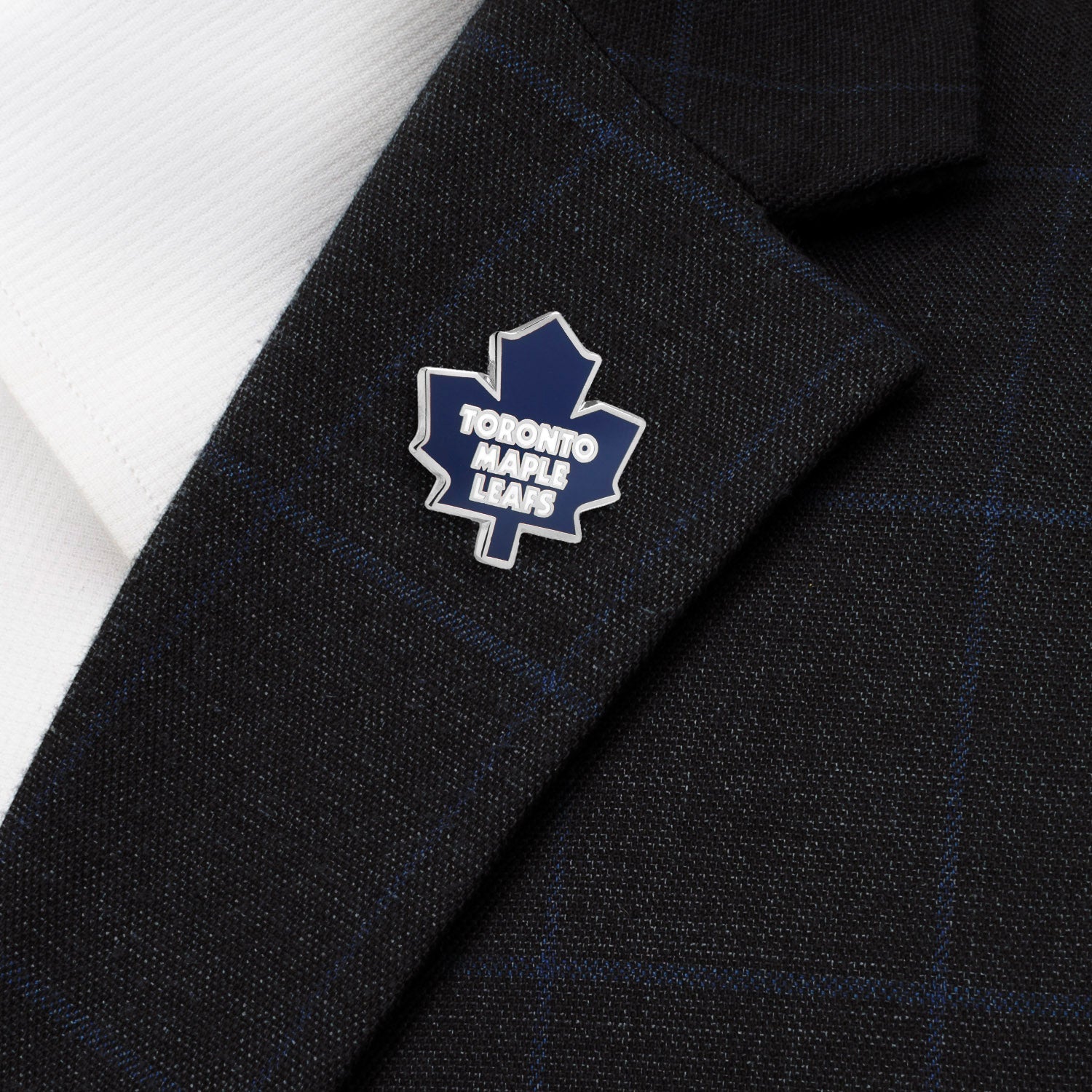 Toronto Maple Leafs NHL Logo Lapel Pin in Silver Tone - Image 4