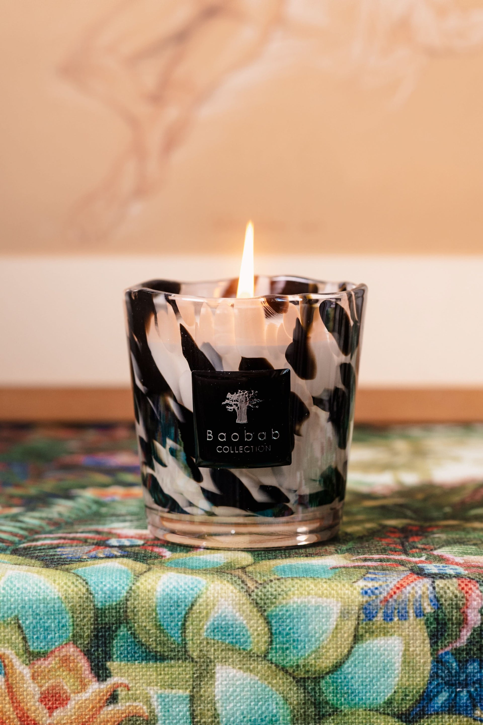 Black Pearls Max 08 Scented Candle in Hand-Blown Glass