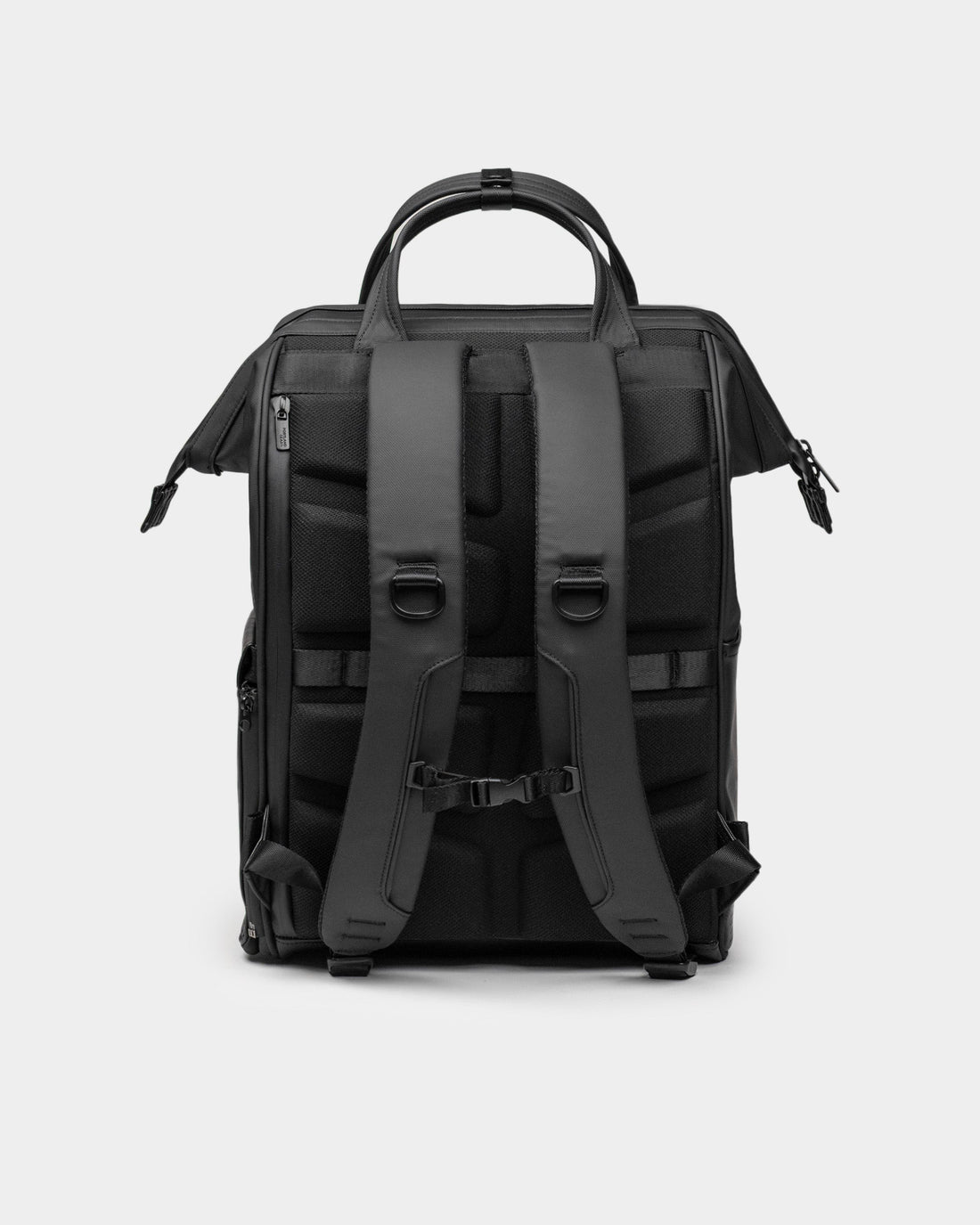 Cascade Getaway Weather-Proof Convertible Travel Backpack Black - Image 2