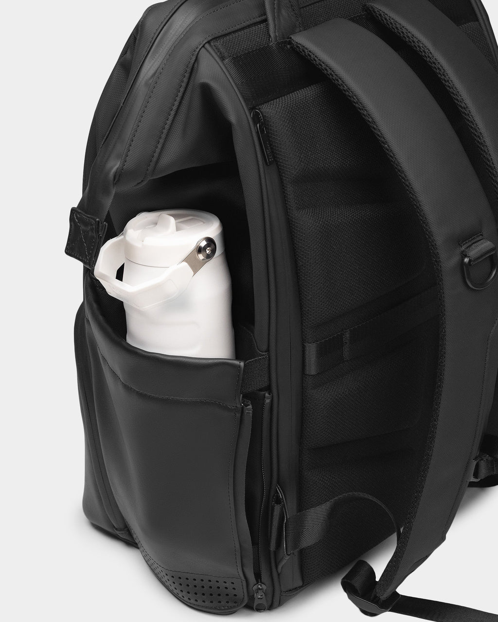 Cascade Getaway Weather-Proof Convertible Travel Backpack Black - Image 8