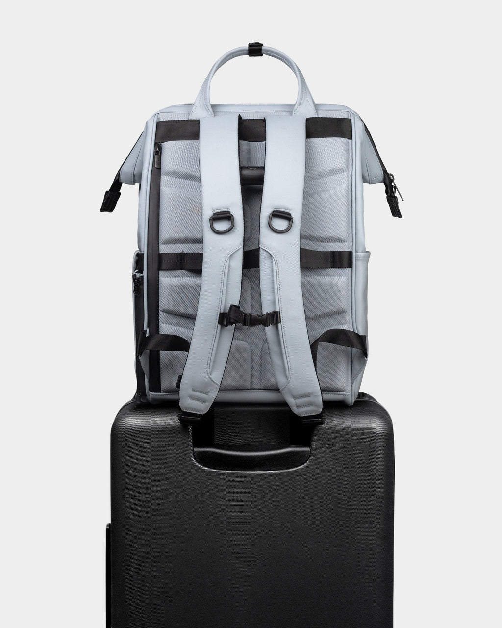 Cascade Getaway Weather-Proof Convertible Travel Backpack Black - Image 23