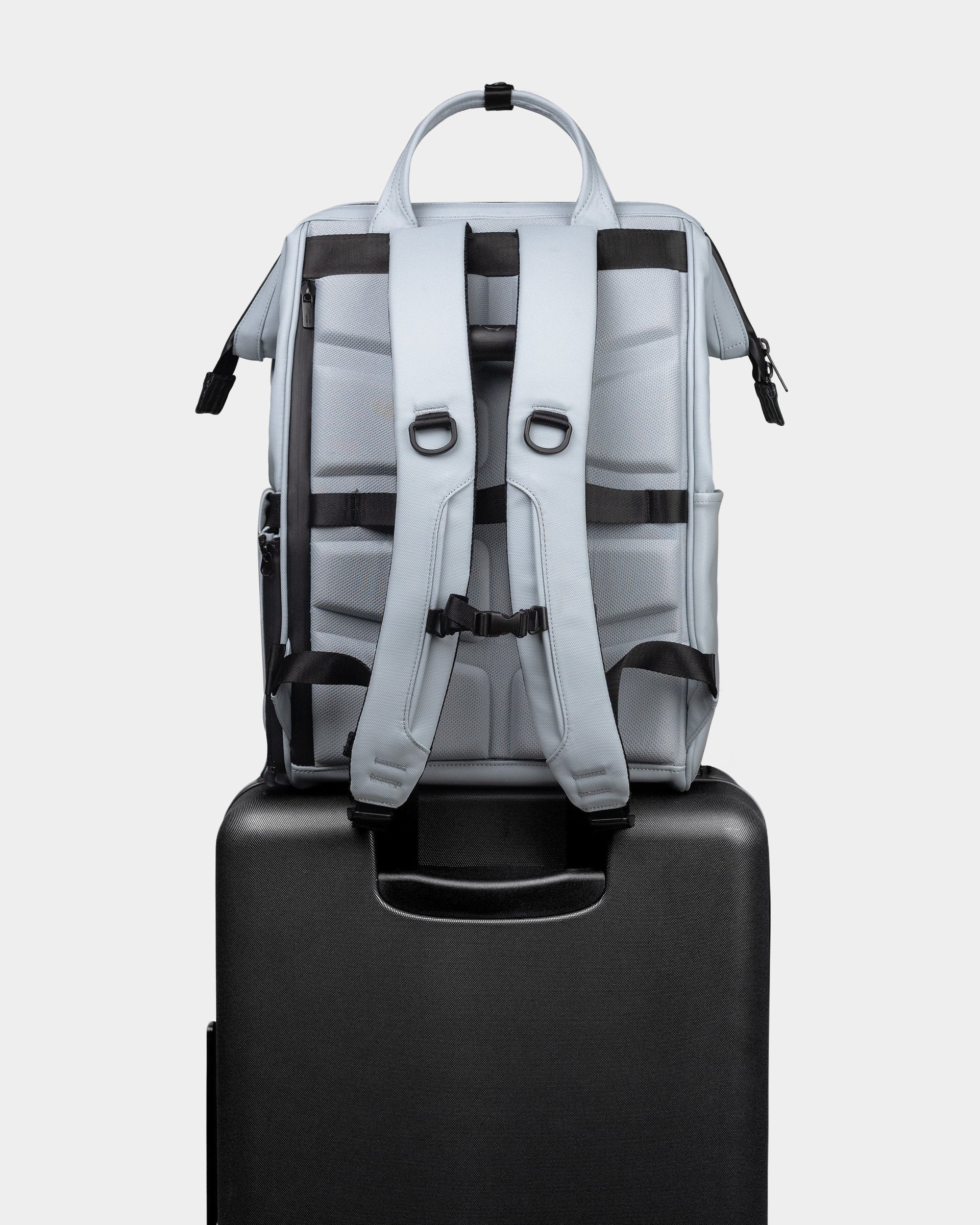 Cascade Getaway Weather-Proof Convertible Travel Backpack Black - Image 23