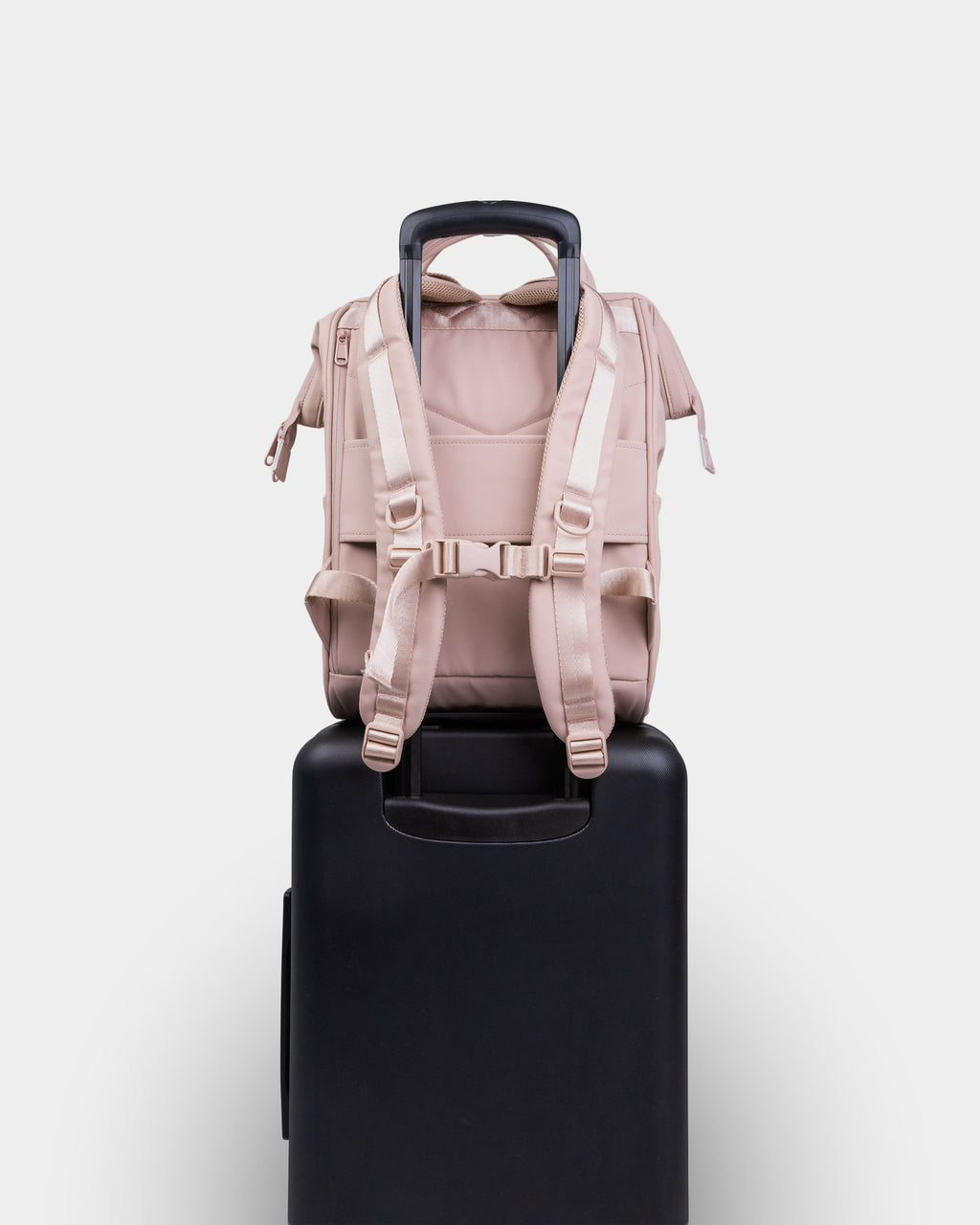 Cascade Standard Backpack – Modern Weather-Proof Travel Daypack