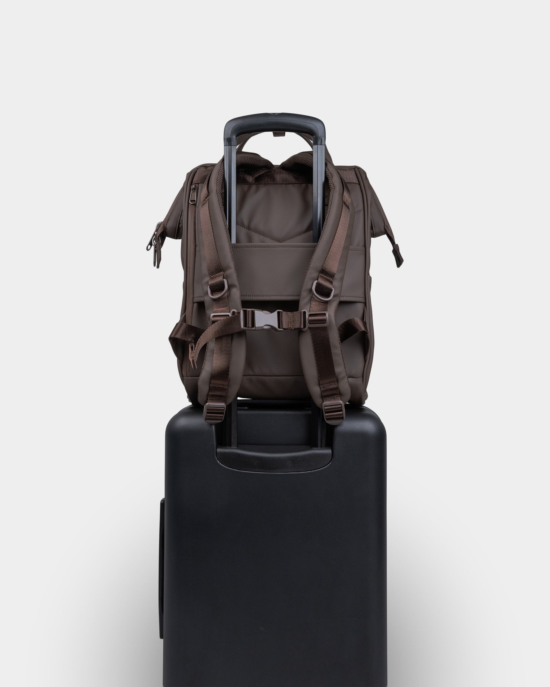 Cascade Standard Backpack – Modern Weather-Proof Travel Daypack