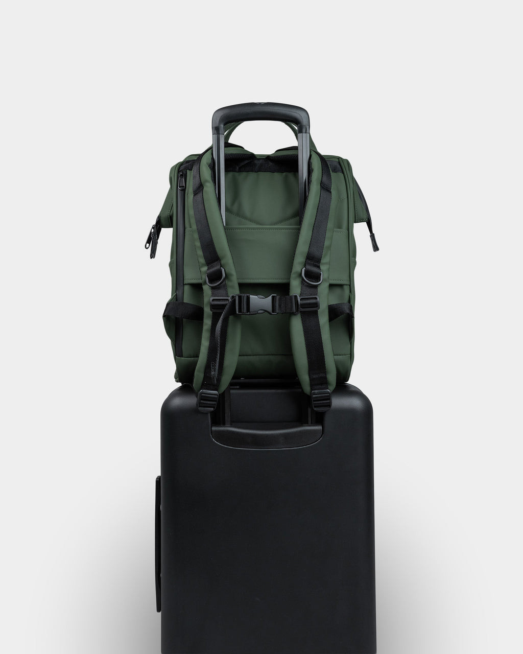Cascade Standard Backpack – Modern Weather-Proof Travel Daypack