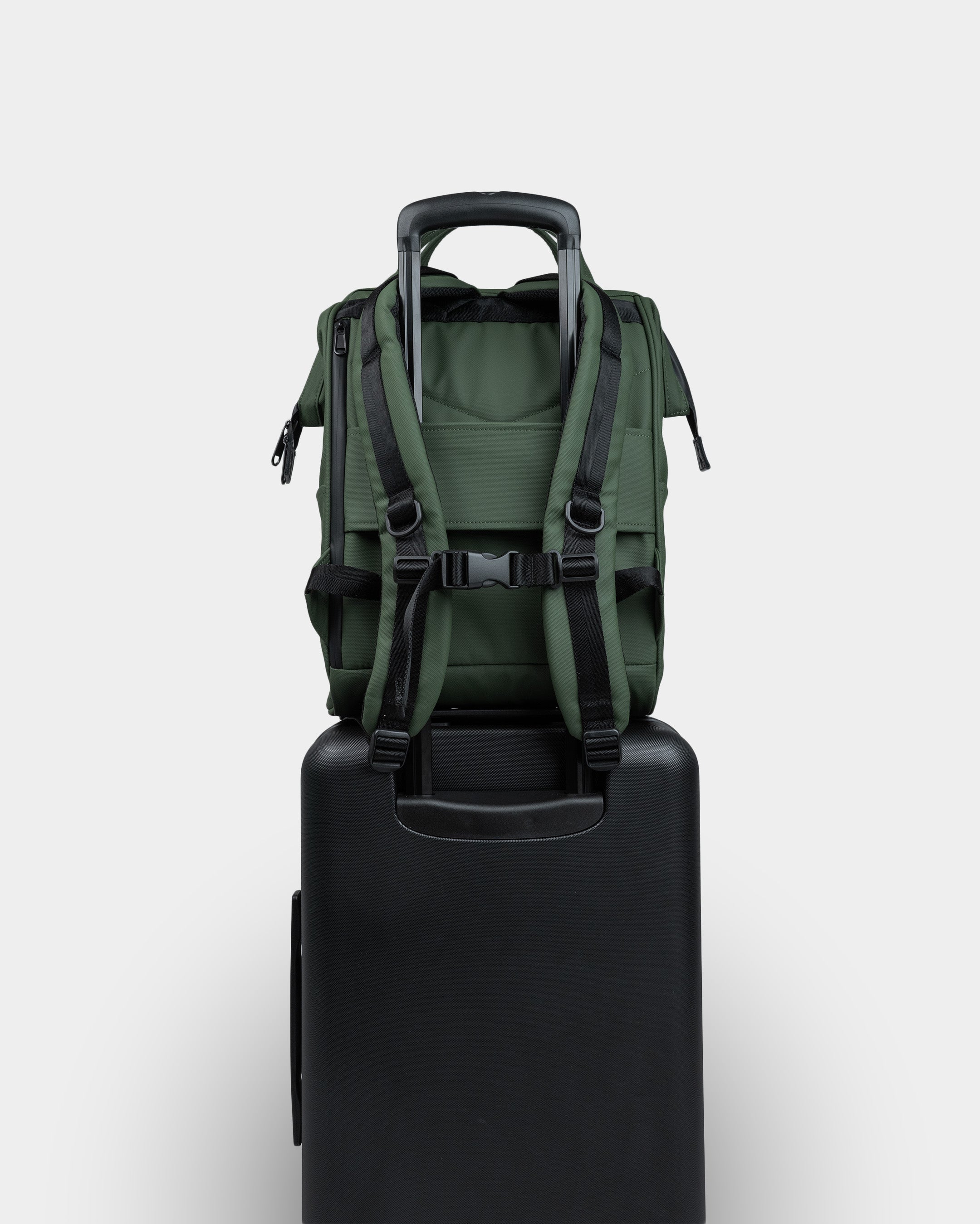 Cascade Standard Backpack – Modern Weather-Proof Travel Daypack