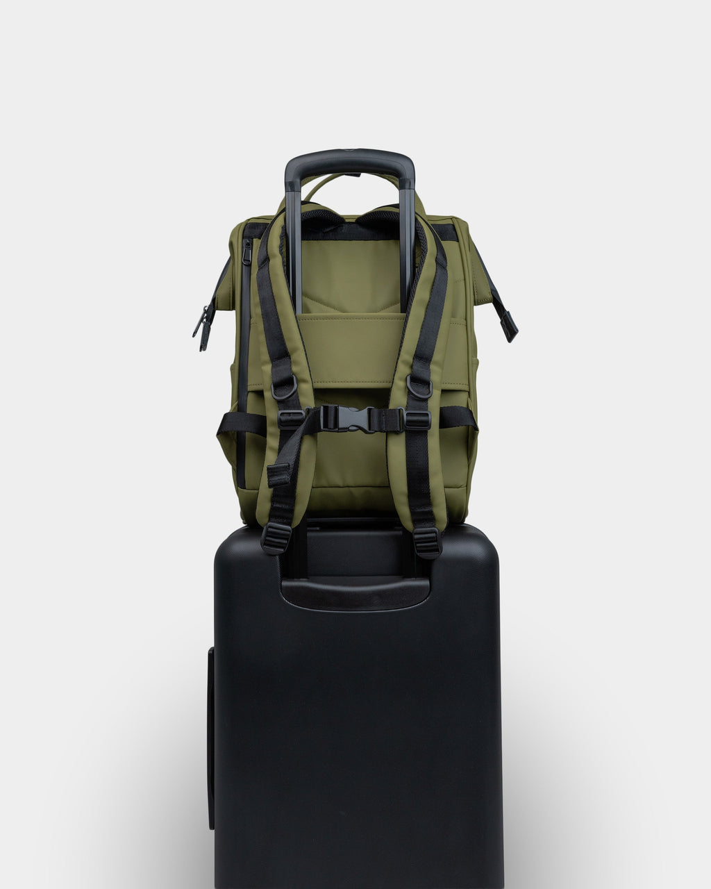 Cascade Standard Backpack – Modern Weather-Proof Travel Daypack