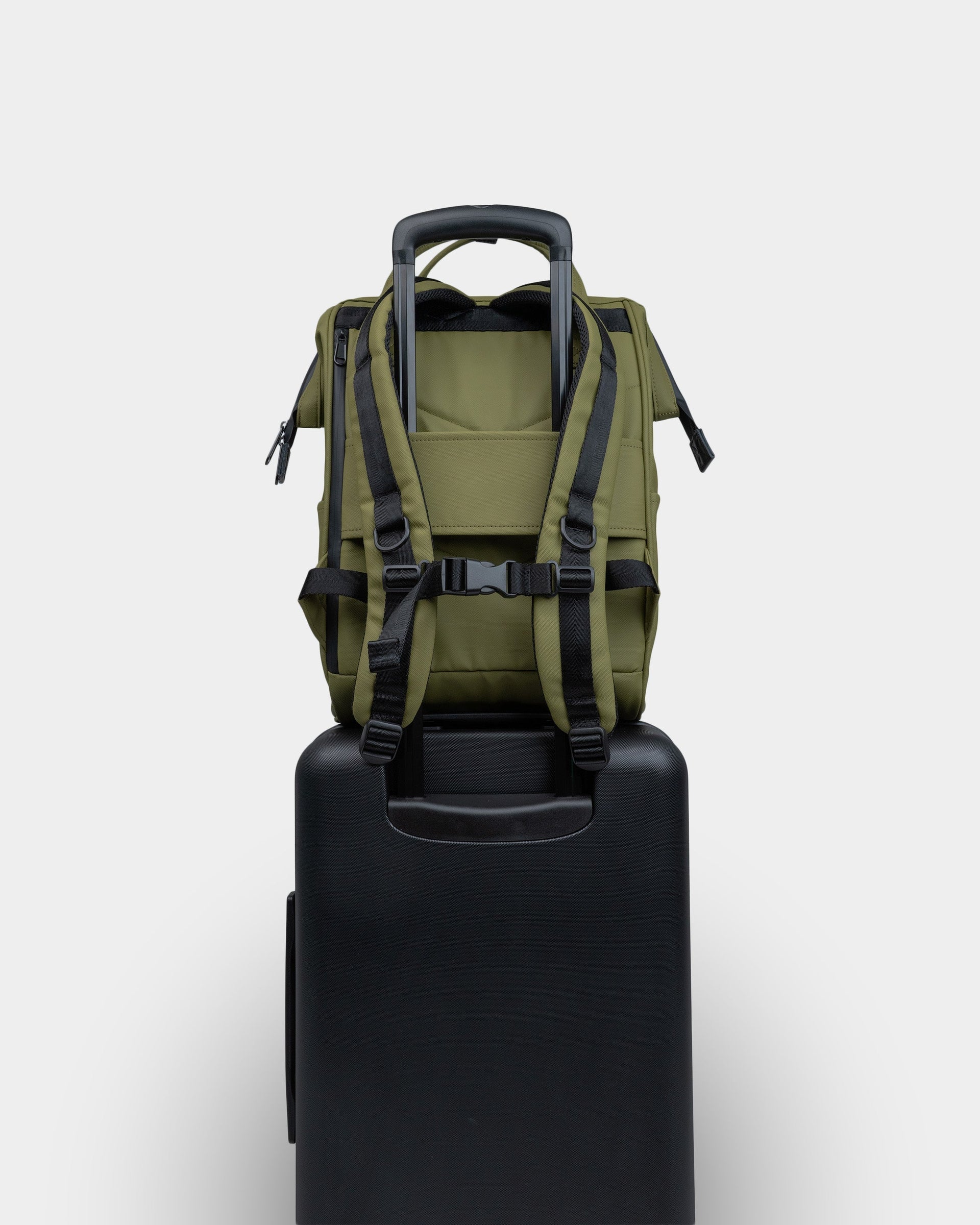 Cascade Standard Backpack – Modern Weather-Proof Travel Daypack