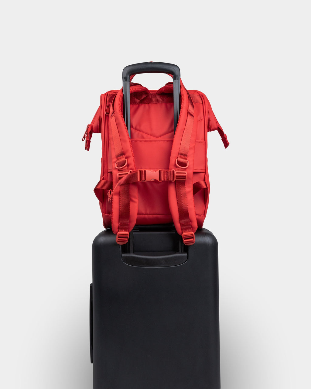 Cascade Standard Backpack – Modern Weather-Proof Travel Daypack