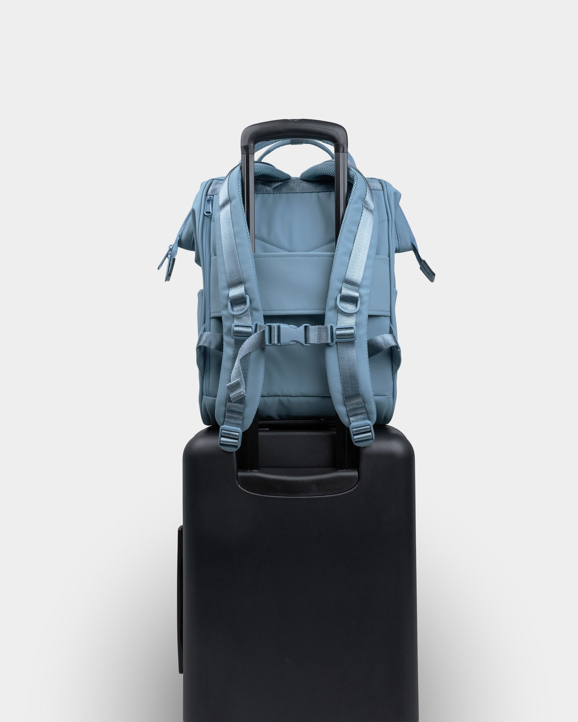Cascade Standard Backpack – Modern Weather-Proof Travel Daypack