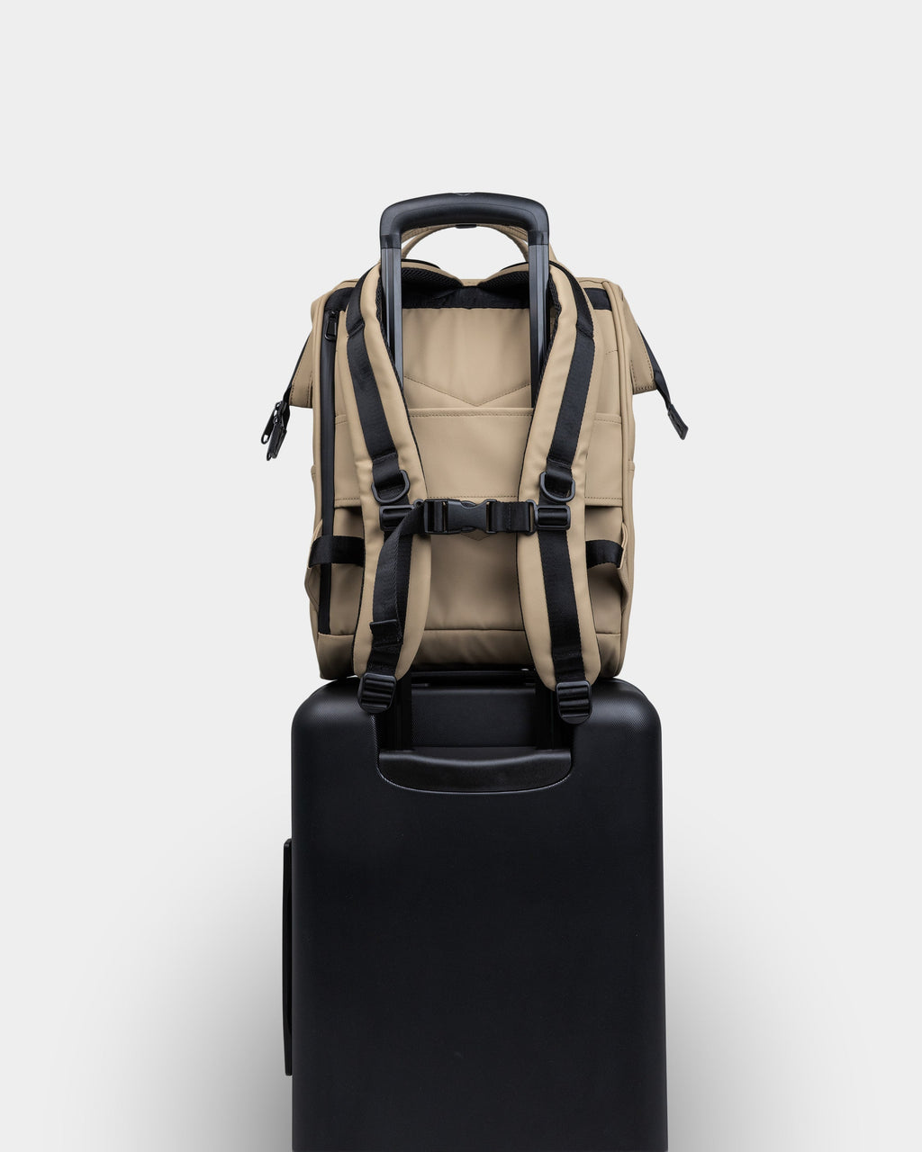 Cascade Standard Backpack – Modern Weather-Proof Travel Daypack