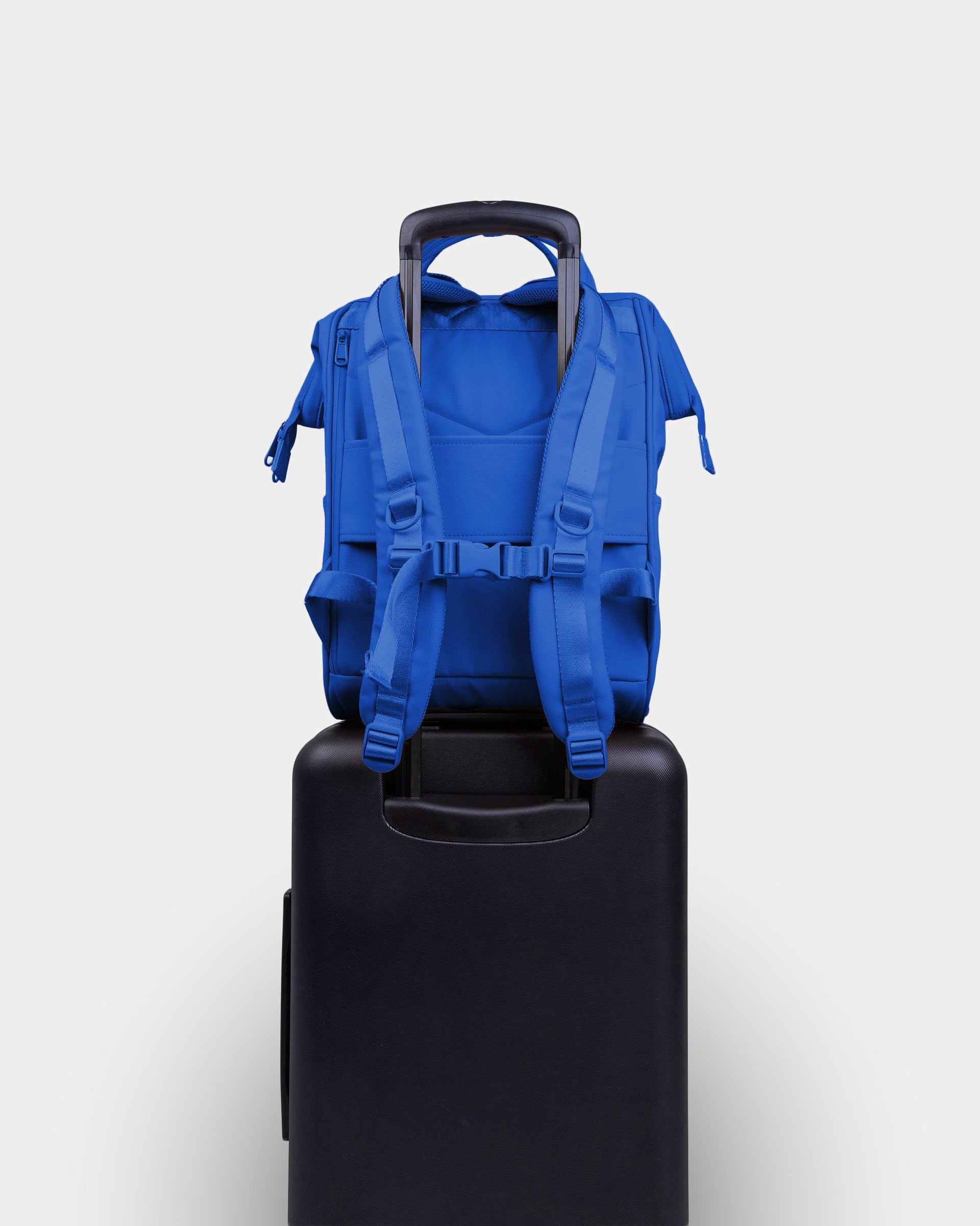 Cascade Standard Backpack – Modern Weather-Proof Travel Daypack