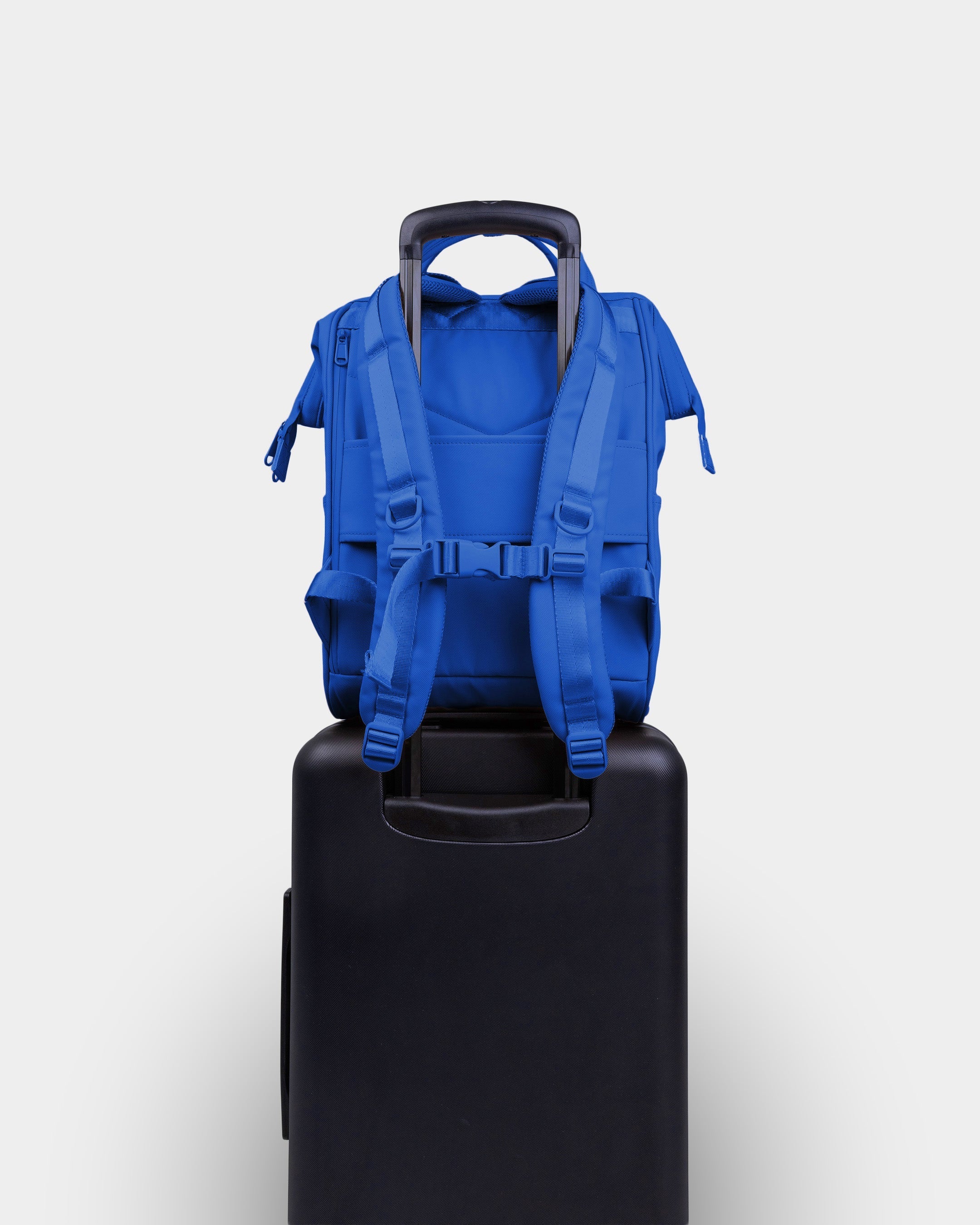 Cascade Standard Backpack – Modern Weather-Proof Travel Daypack