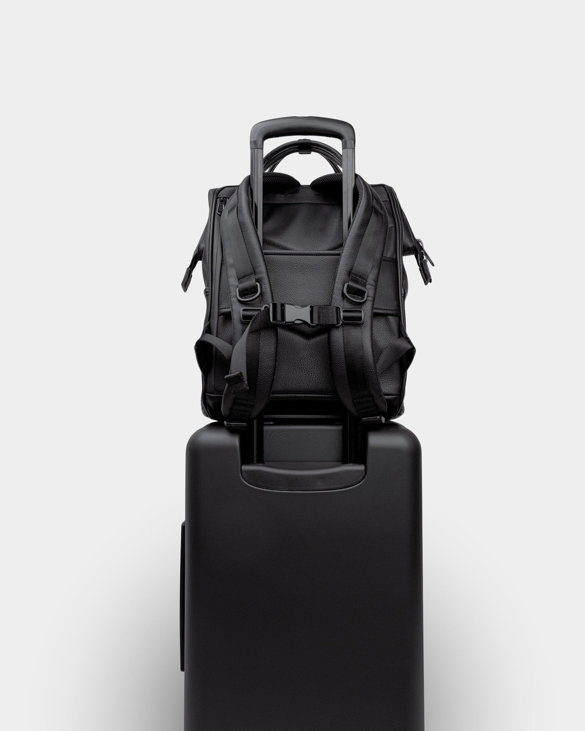 Cascade Standard Backpack – Modern Weather-Proof Travel Daypack