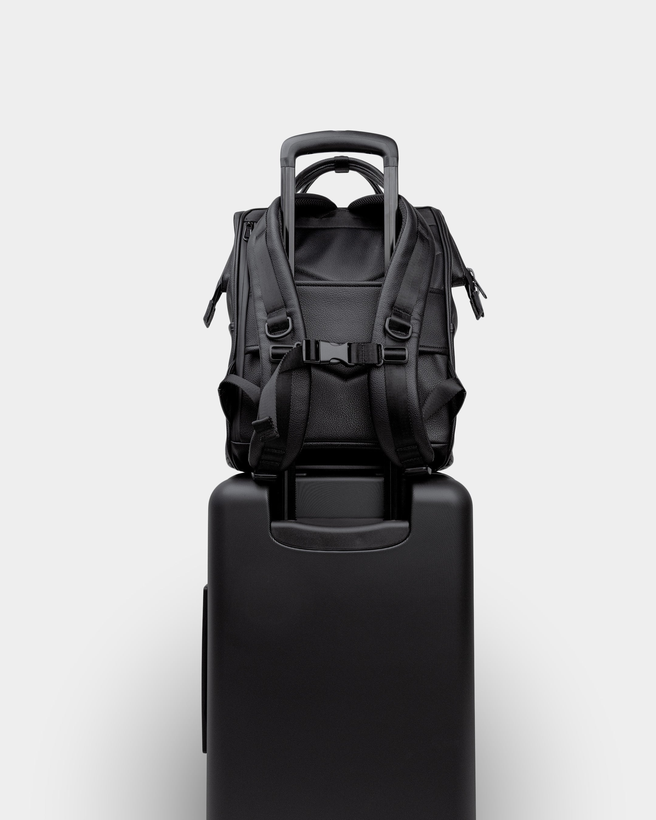 Cascade Standard Backpack – Modern Weather-Proof Travel Daypack