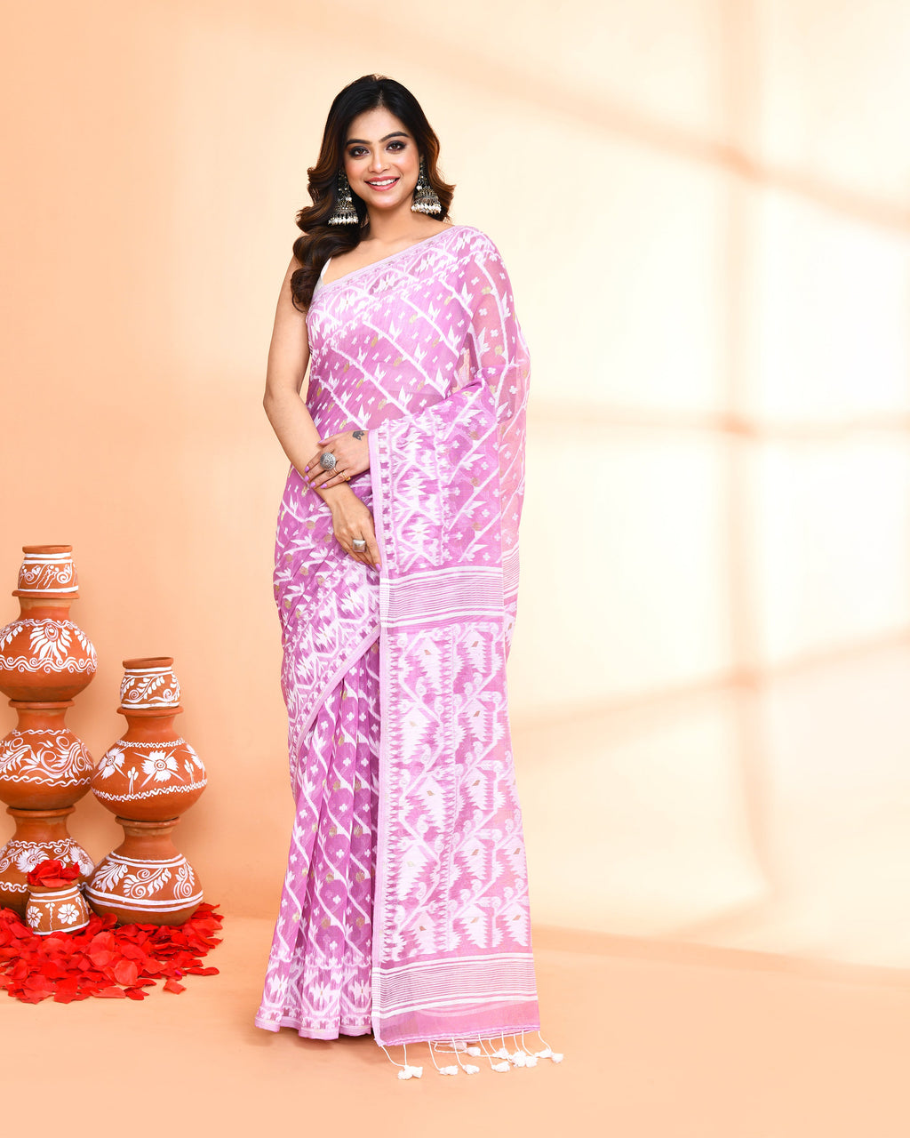Light purple cotton silk Jamdani saree with intricate traditional weaving