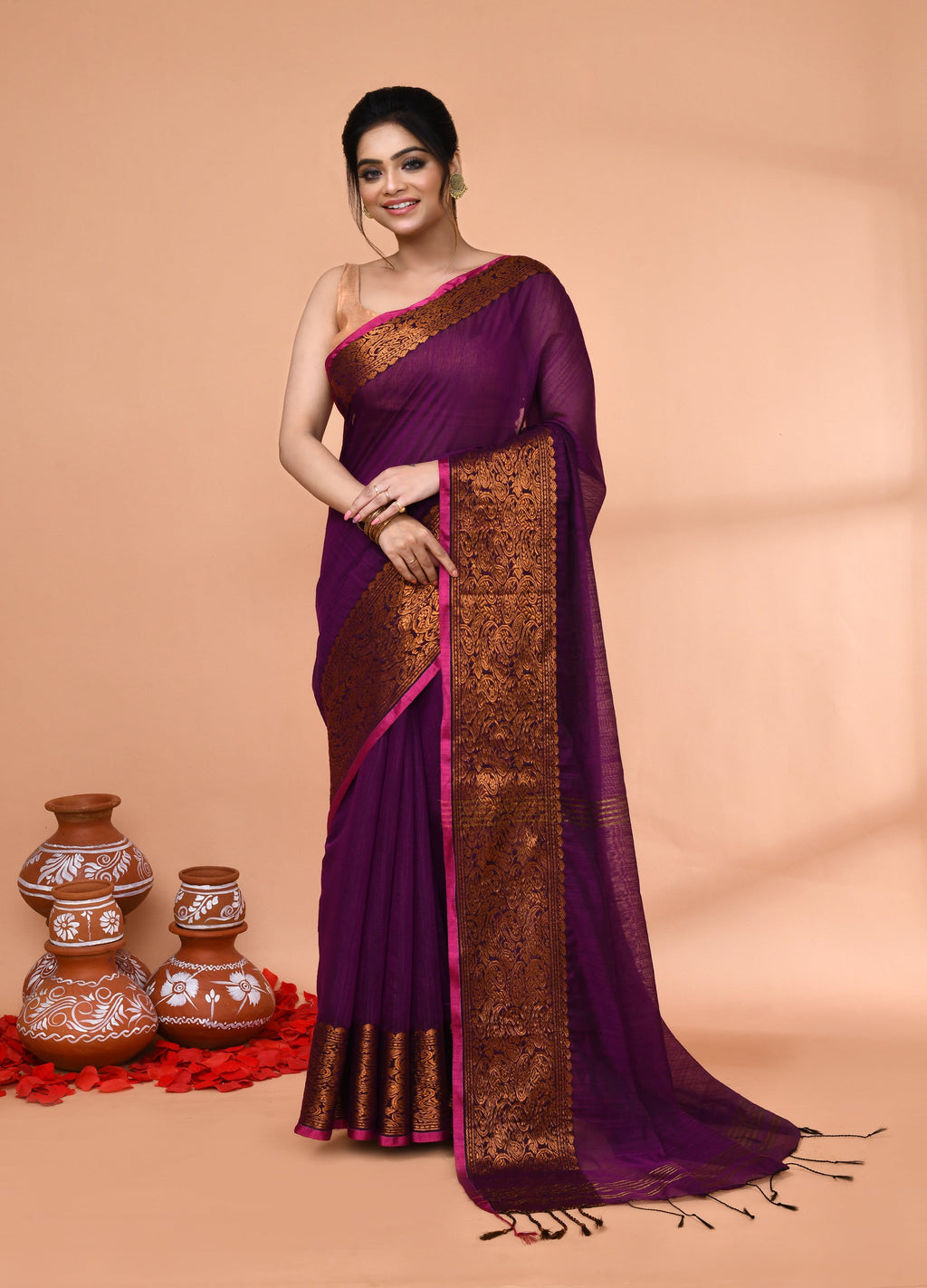 Piyari Fashion Women`s Cotton Blend Magenta Handloom Saree With Blouse