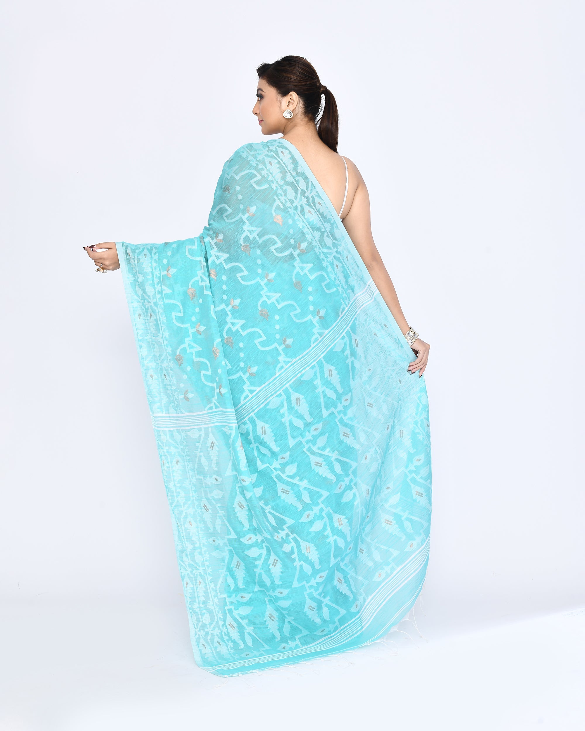 Aqua Embellished Cotton Blend Jamdani Saree with Traditional Motifs