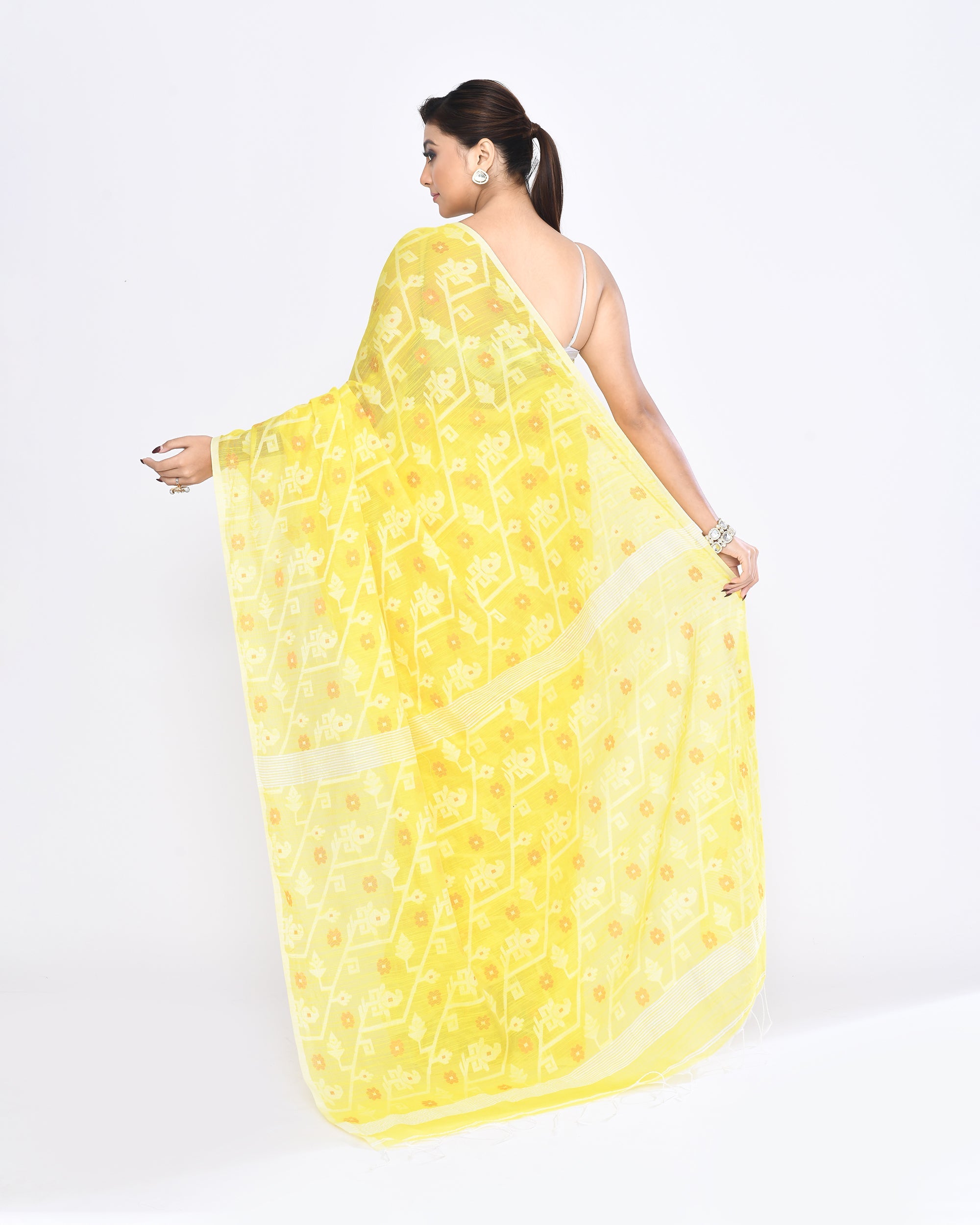 Yellow Embellished Cotton Blend Jamdani Saree