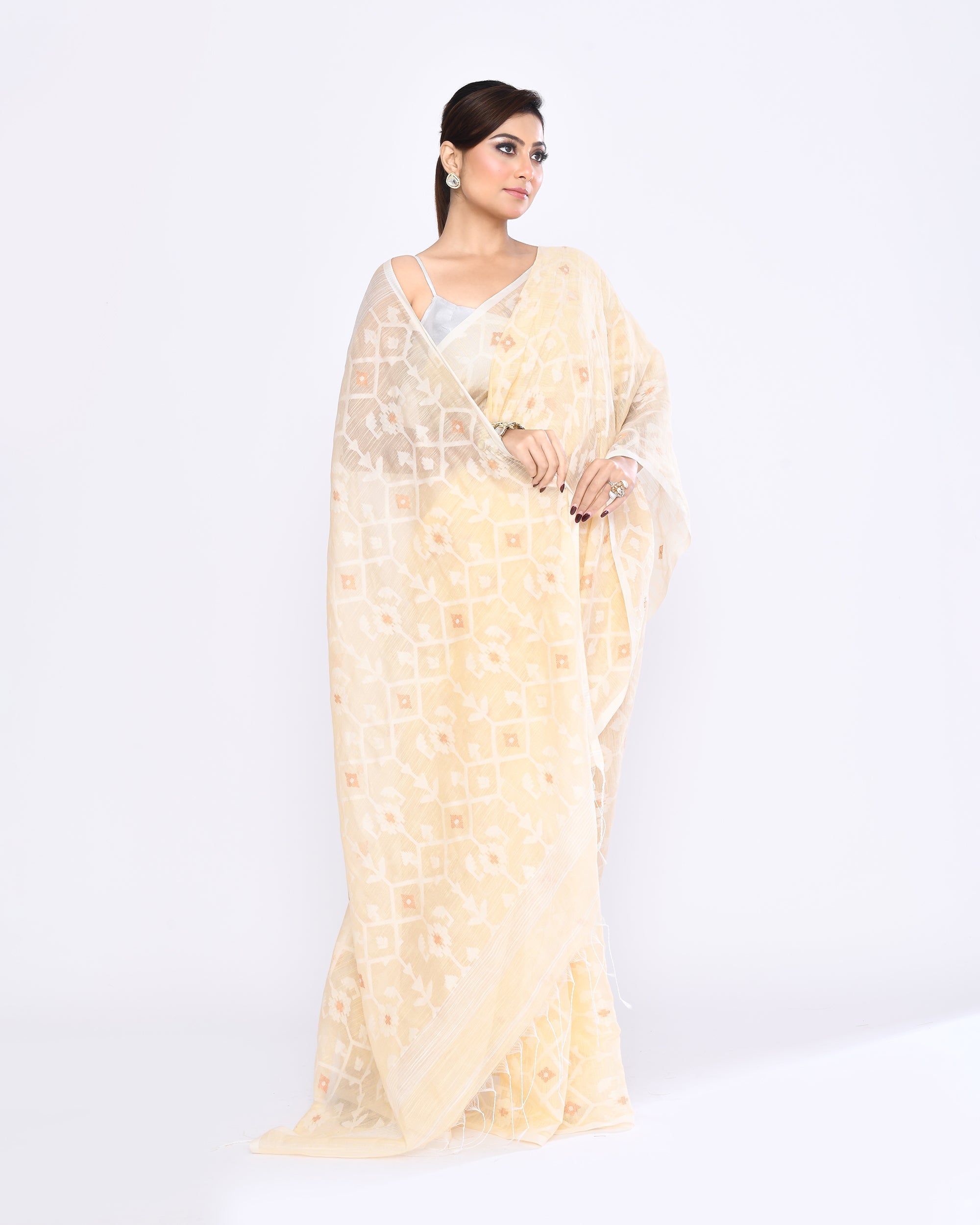 Cream Embellished Cotton Blend Jamdani Saree