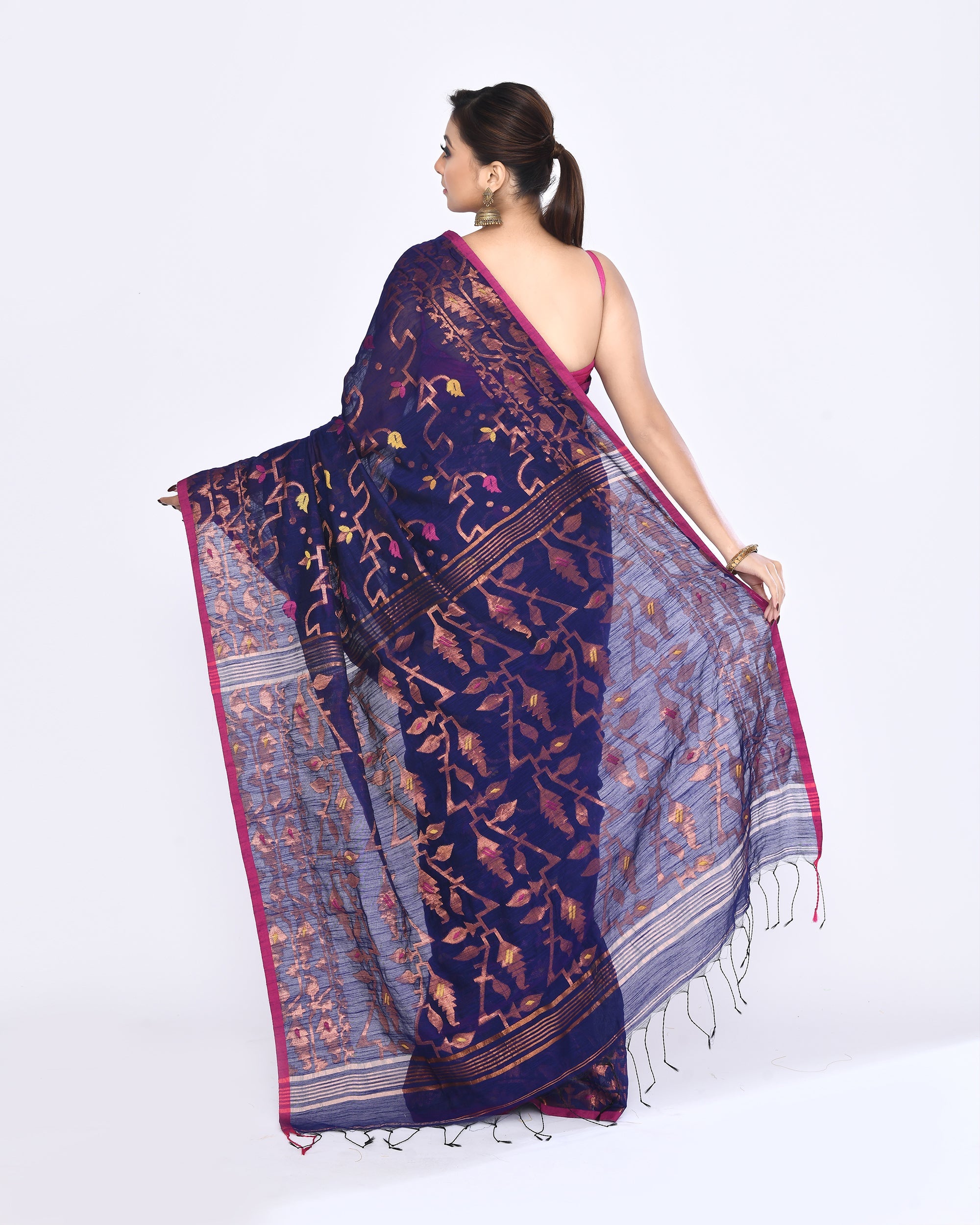 Blue Embellished Cotton Blend Jamdani Saree