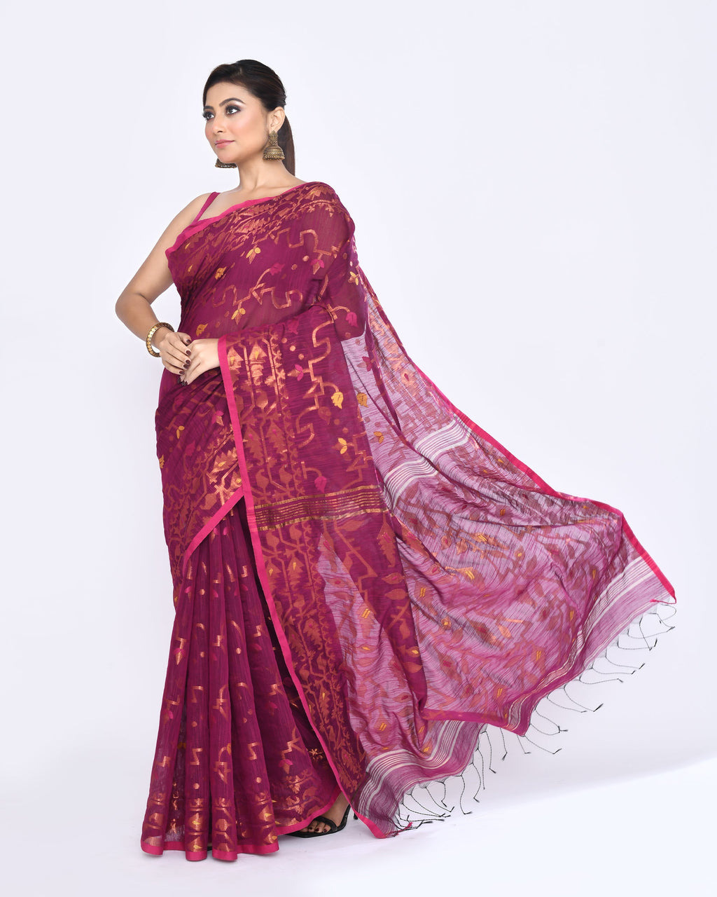 Pink Embellished Cotton Blend Jamdani Saree for Daily Elegance