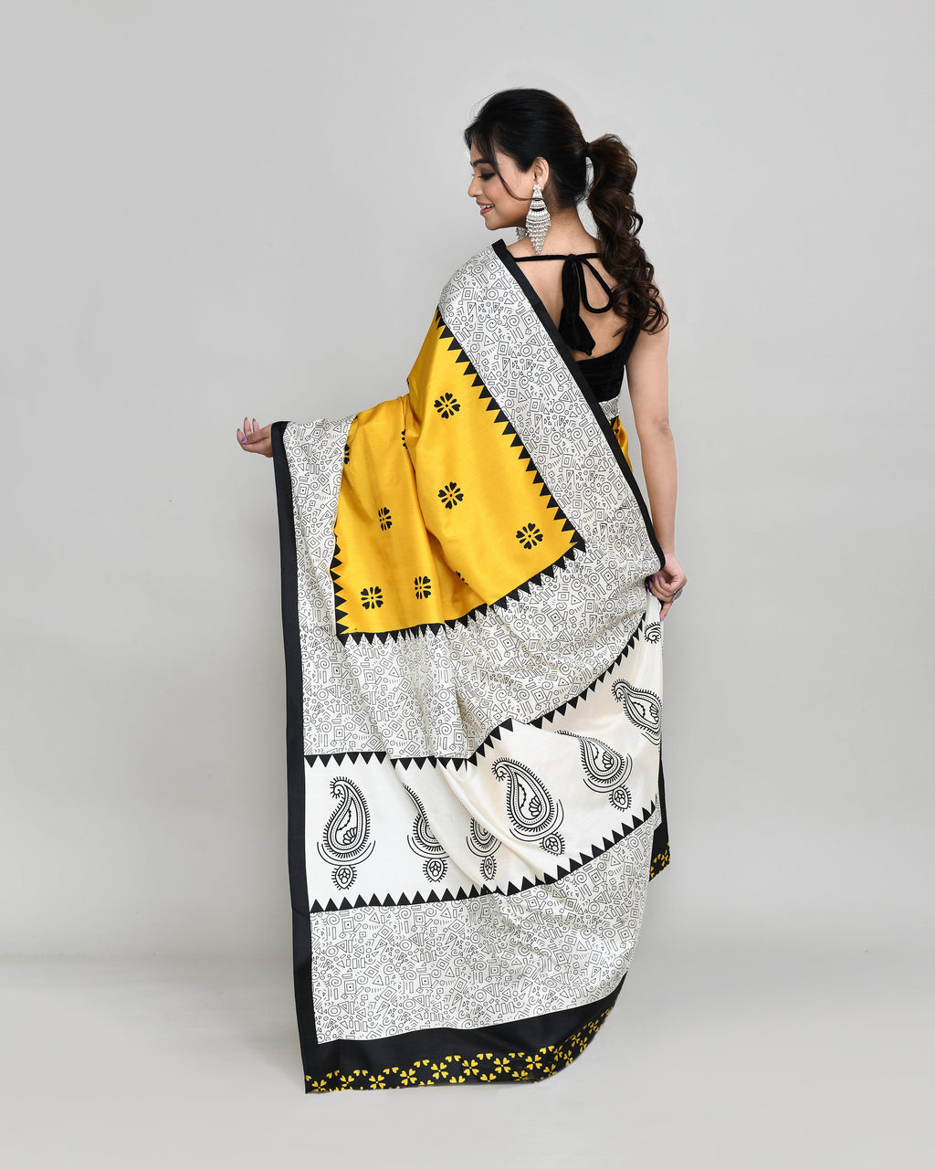 Golden Printed Silk Blend Saree with Matching Blouse