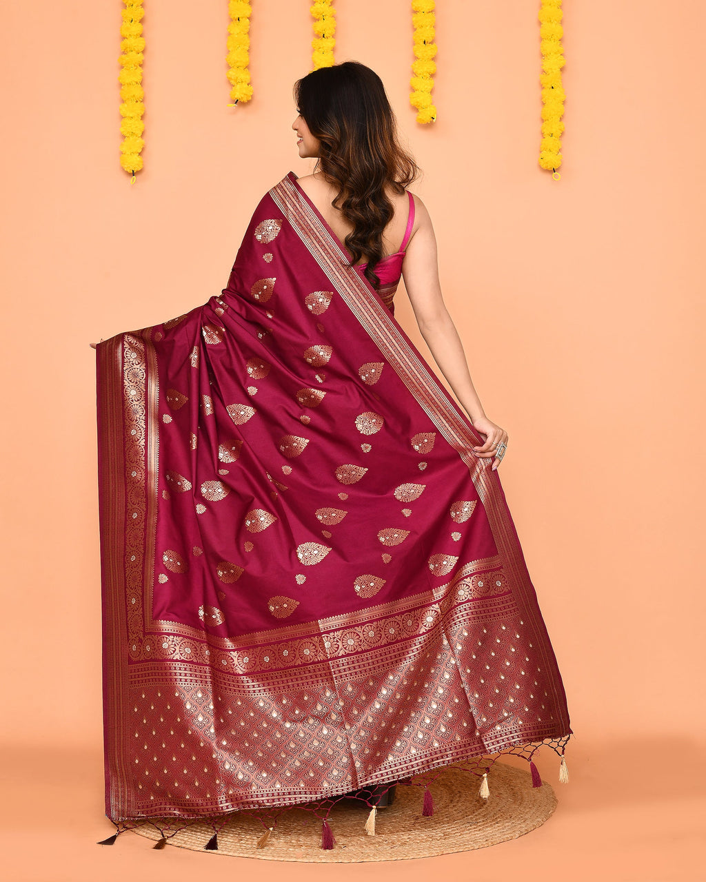 Piyari Fashion Women's Handloom Deep Magenta Bangalore Silk Saree With Zari Border