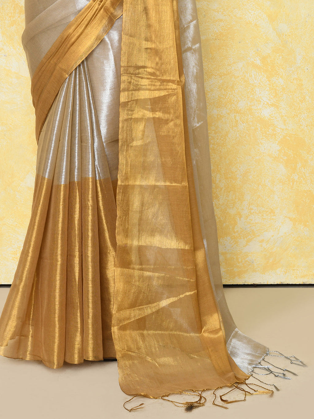 Piyari Fashion Women's Silver Gold Organic Tissue Saree With Blouse Piece