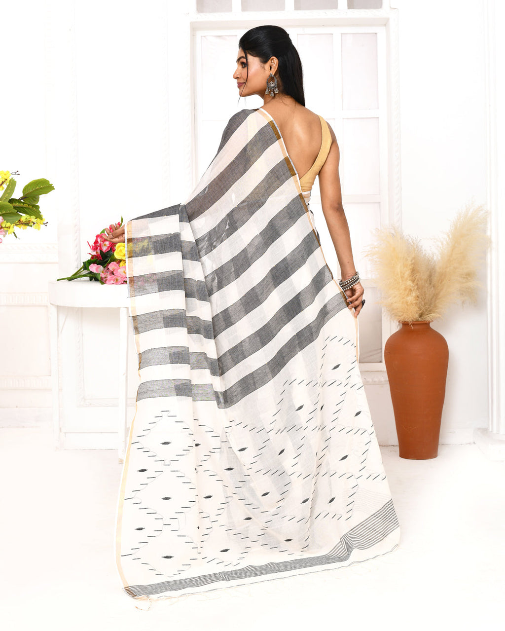 Grey and White Cotton Handloom Jamdani Saree with Blouse