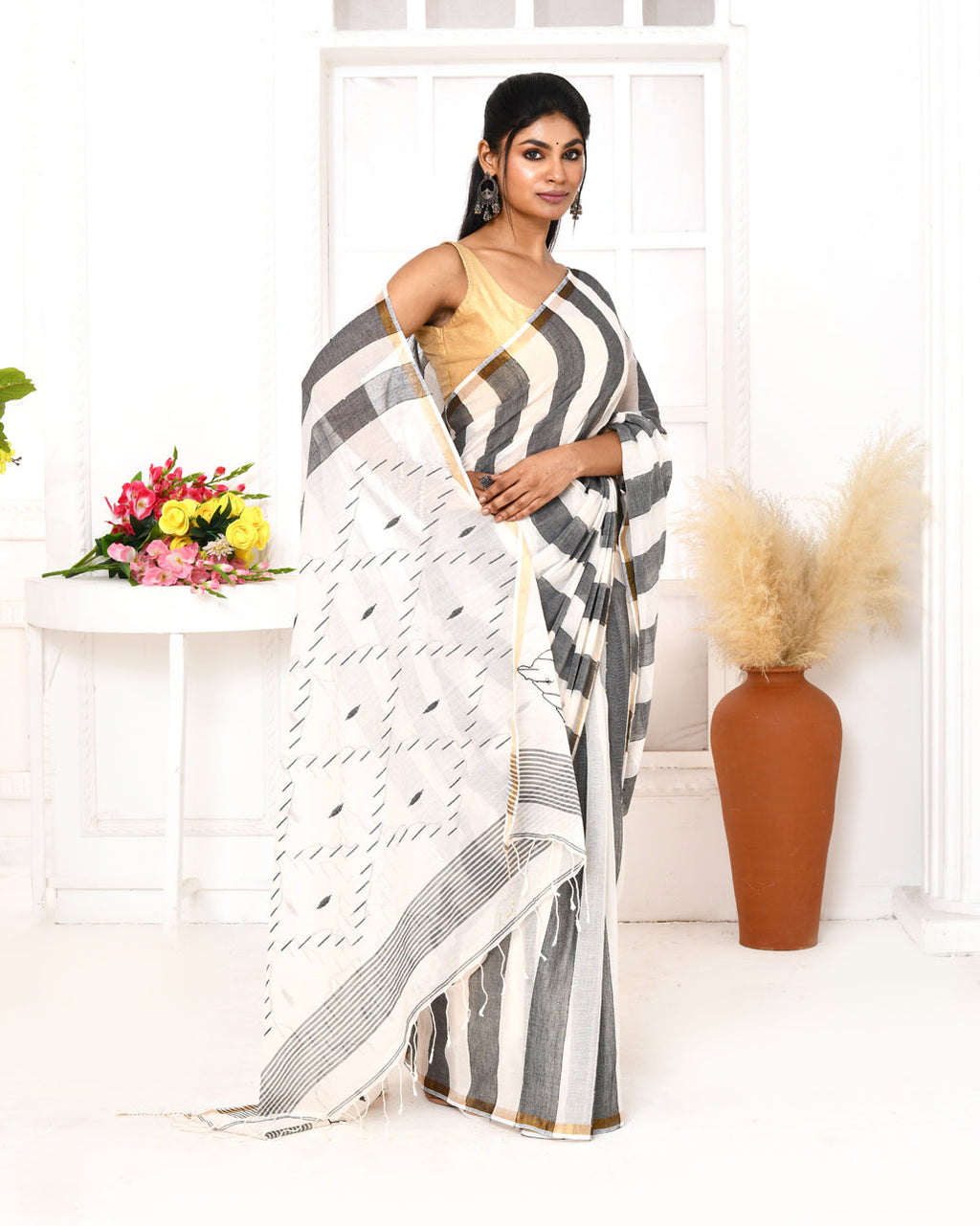 Grey and White Cotton Handloom Jamdani Saree with Blouse