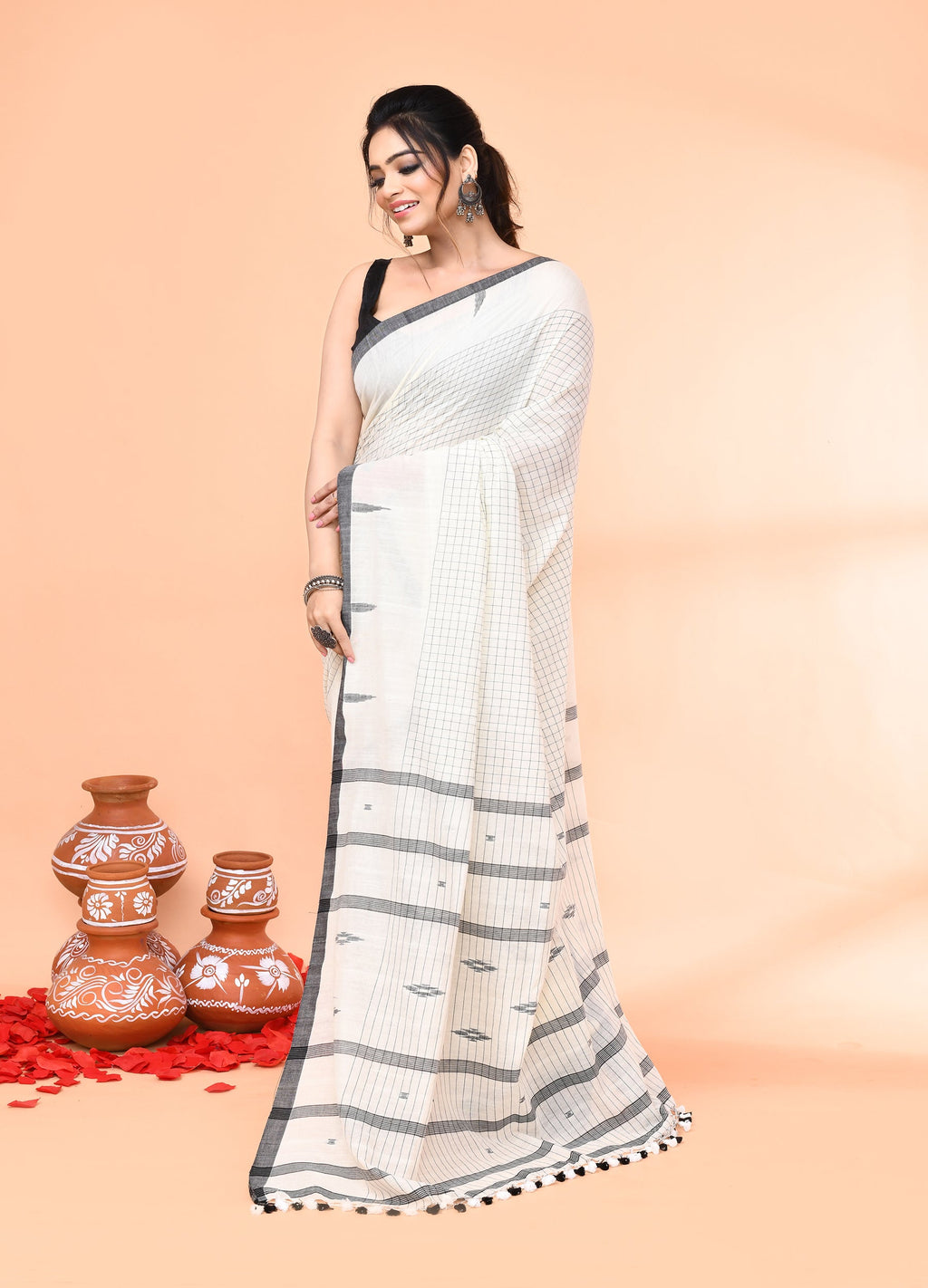 Off White Mul Cotton Jamdani Handloom Saree with Blouse