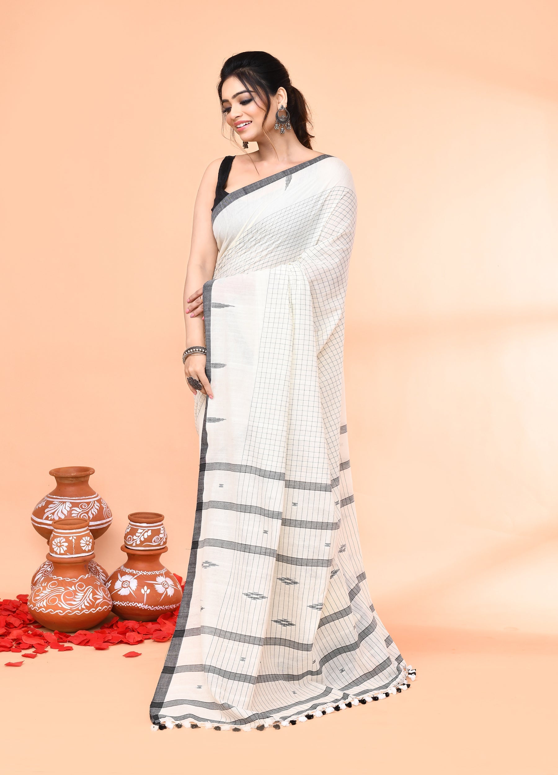 Off White Mul Cotton Jamdani Handloom Saree with Blouse