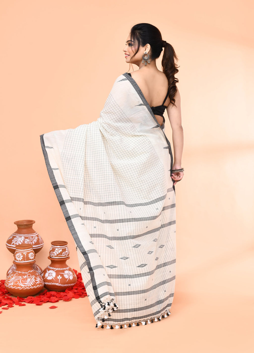 Off White Mul Cotton Jamdani Handloom Saree with Blouse